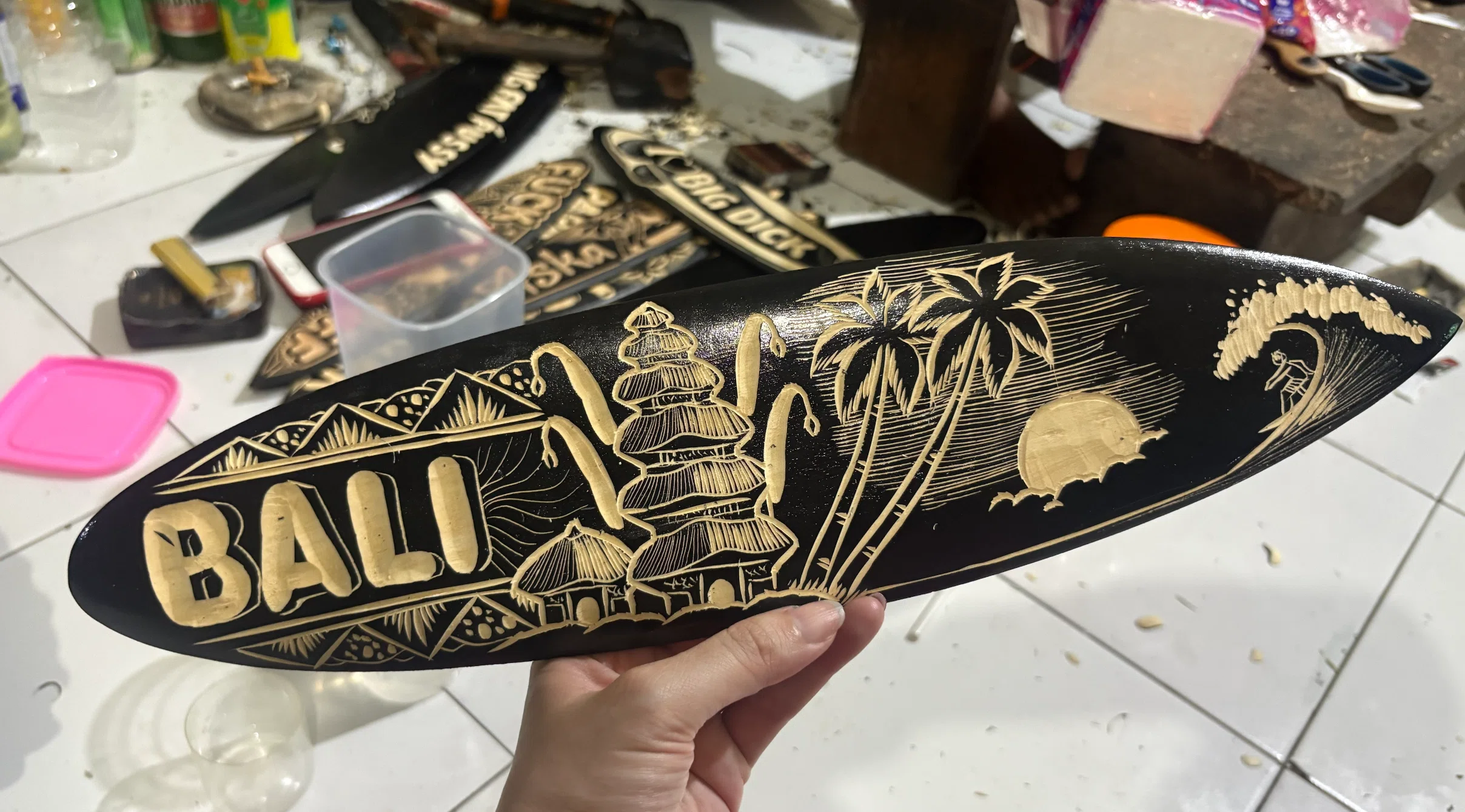 🇮🇩【バリ島・クタ】名前入り木彫り体験が神コスパ！1時間で作れる