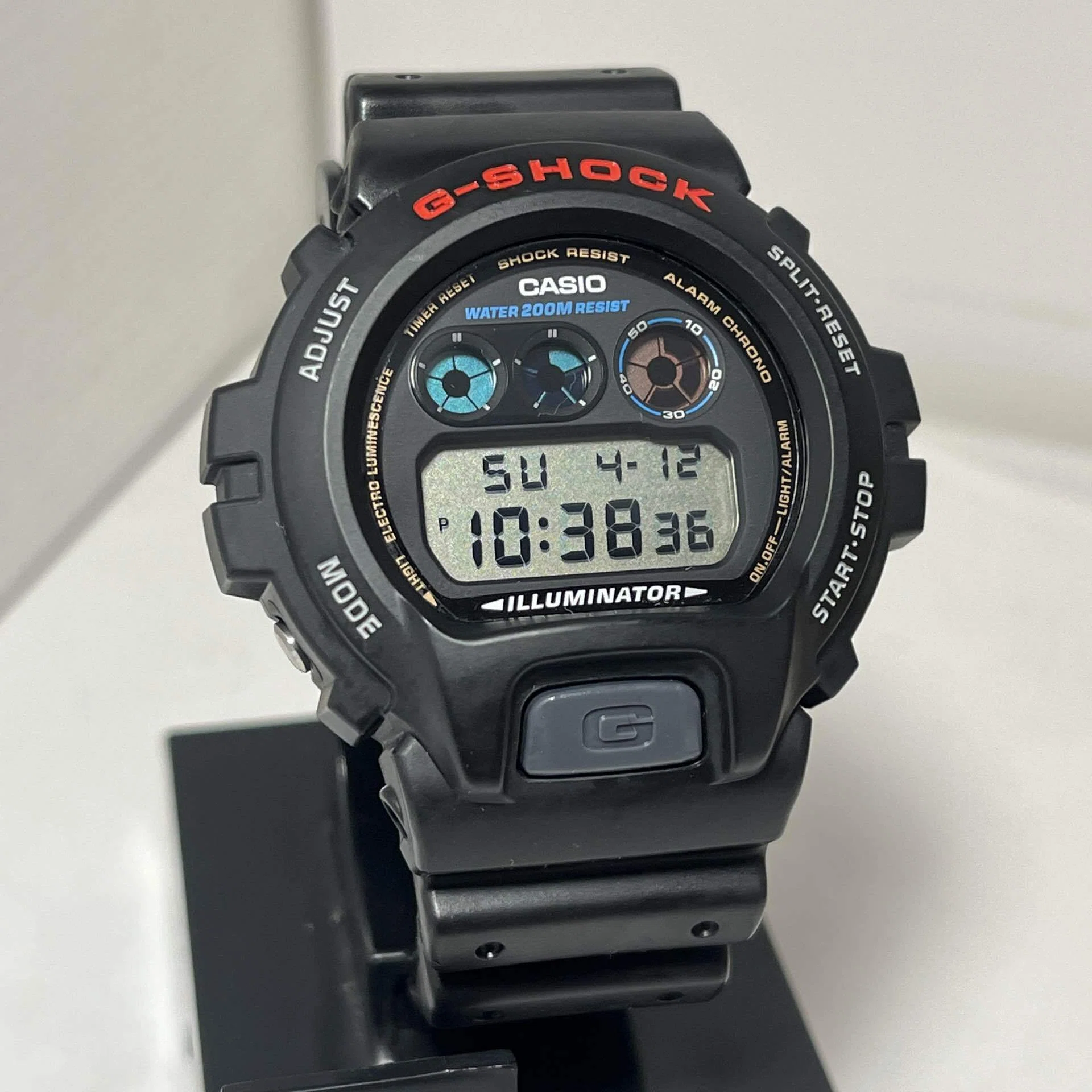 実用重視の大人レビュー】G-SHOCK DW-6900 “三つ目” が、一生モノの