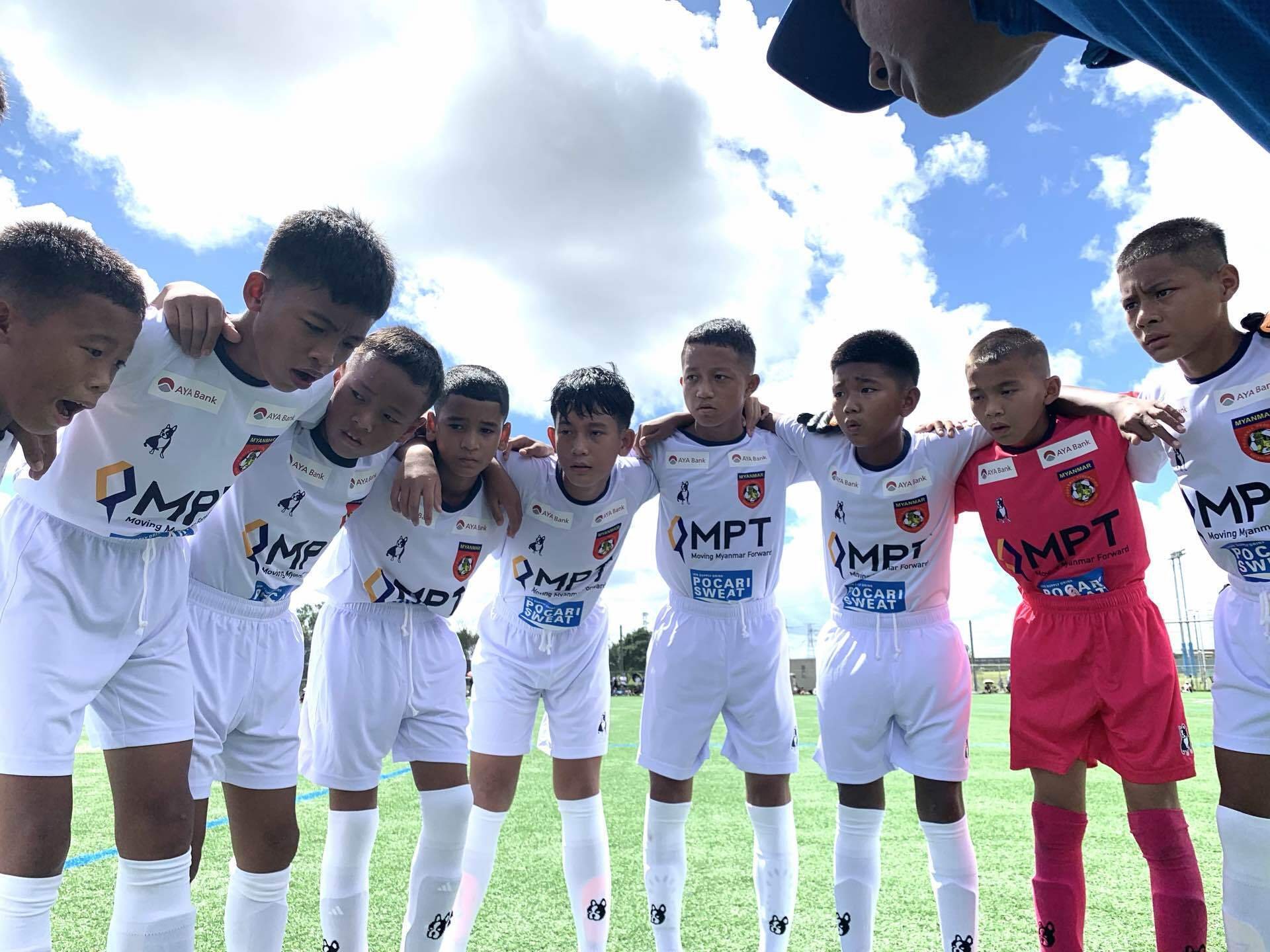 動きます！」😁👍✈️⚽️🤝🌏｜サッカーで子どもたちの世界を繋ぐ