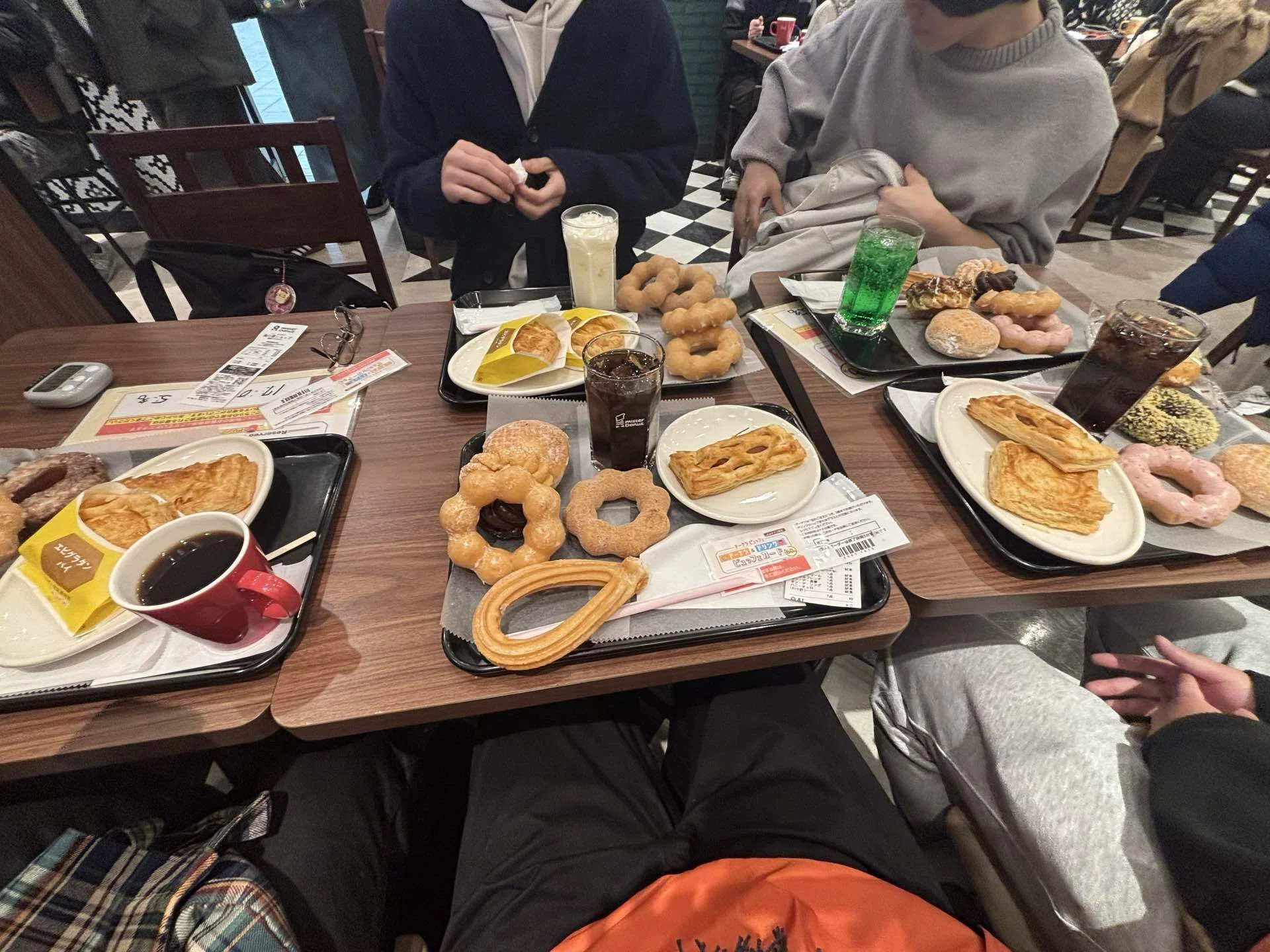 ミスタードーナツを沢山食べたい｜散歩します 散歩が好きなので