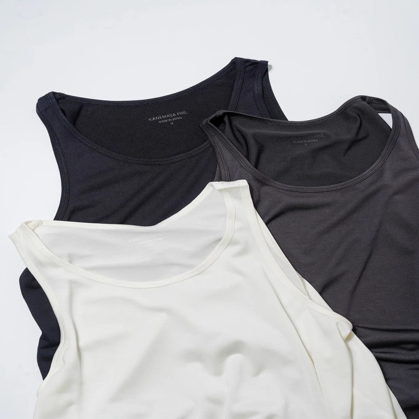 Silk Tank Top You Can Wear Every Day｜Laurence Journal