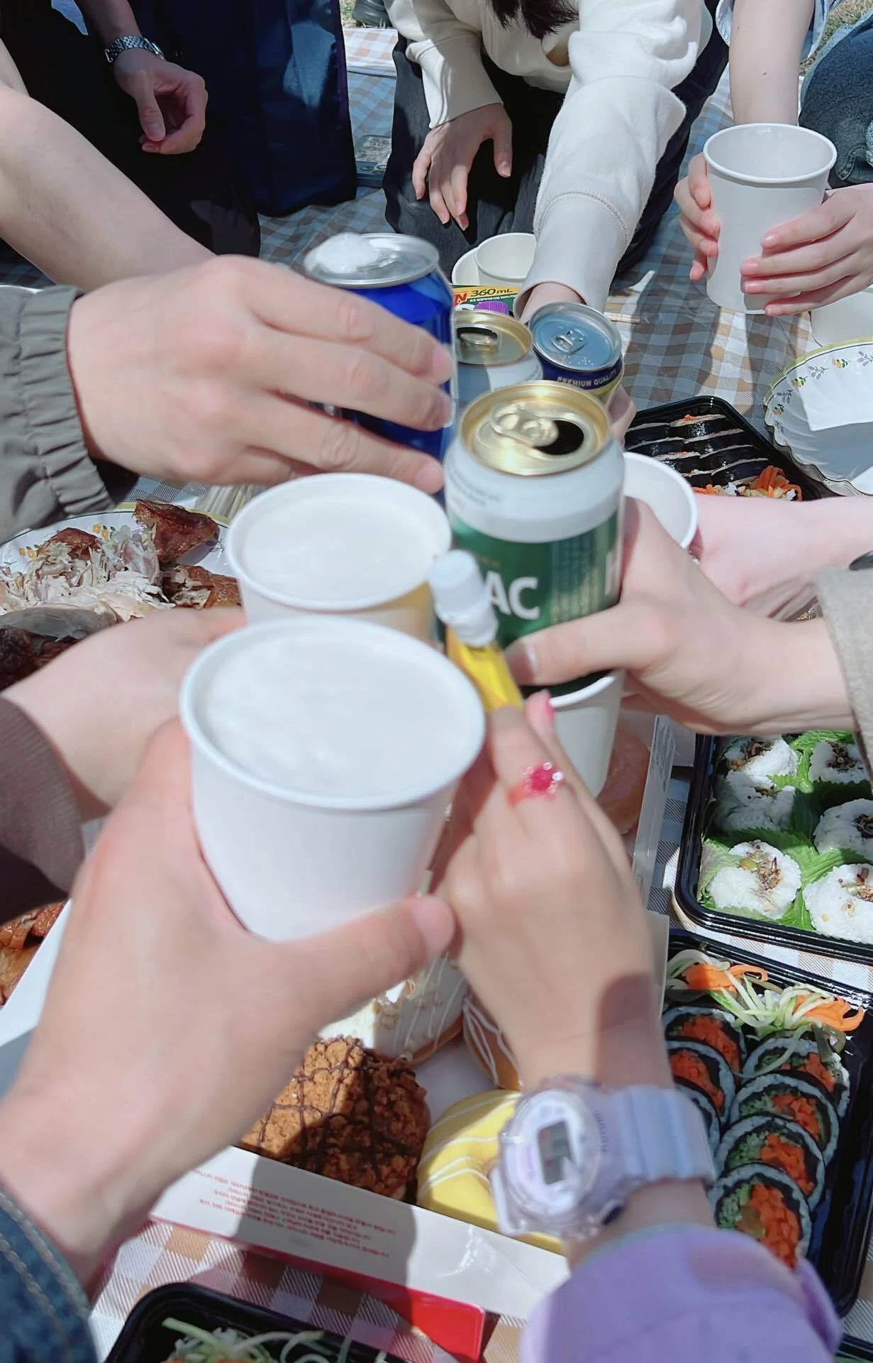 70 ソウルのピクニックで学んだ「韓国式ドリンクホルダー」が天才すぎ