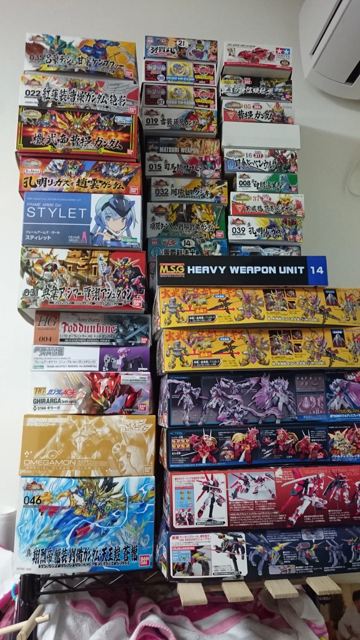 推しのグッズを眺めつつ断捨離を続けていく中で。｜soraki_t