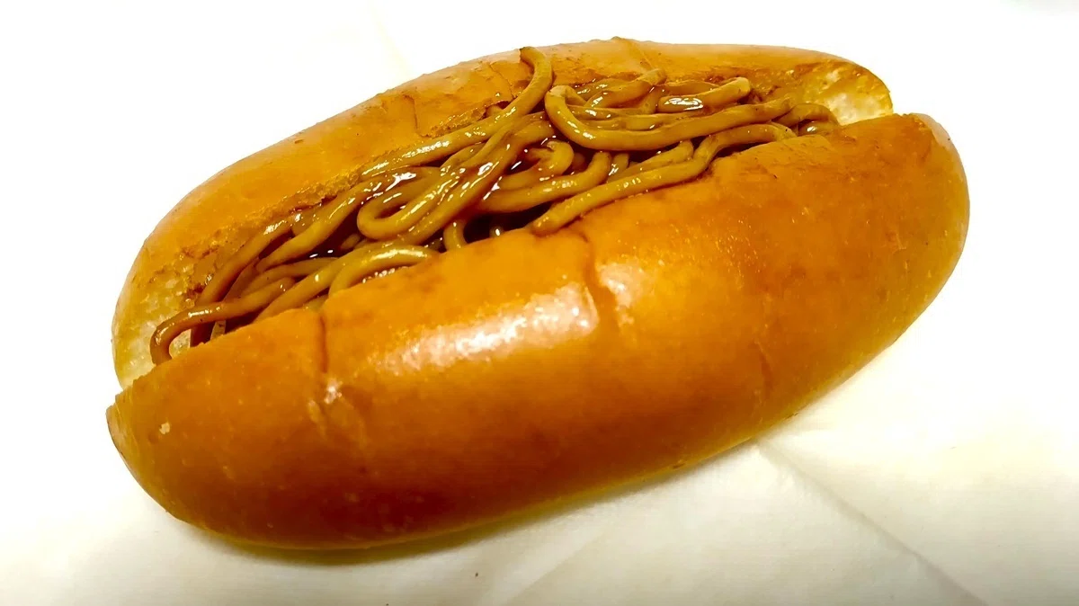 久しぶりに食べた焼きそばパンの〇〇に興奮…｜たべも