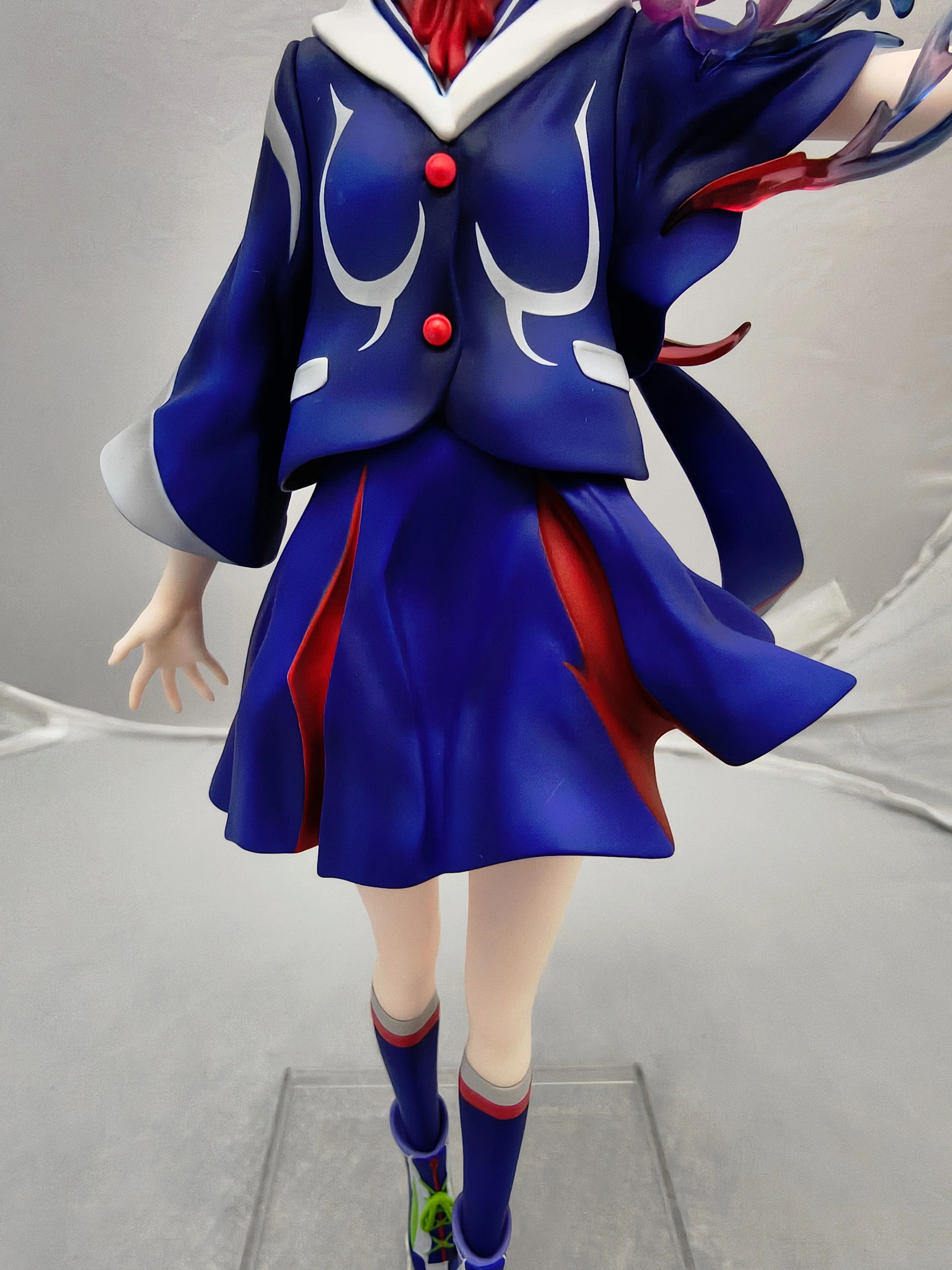 花譜ちゃんのフィギュア「花譜 第三歌唱形態：燕」｜フォボス
