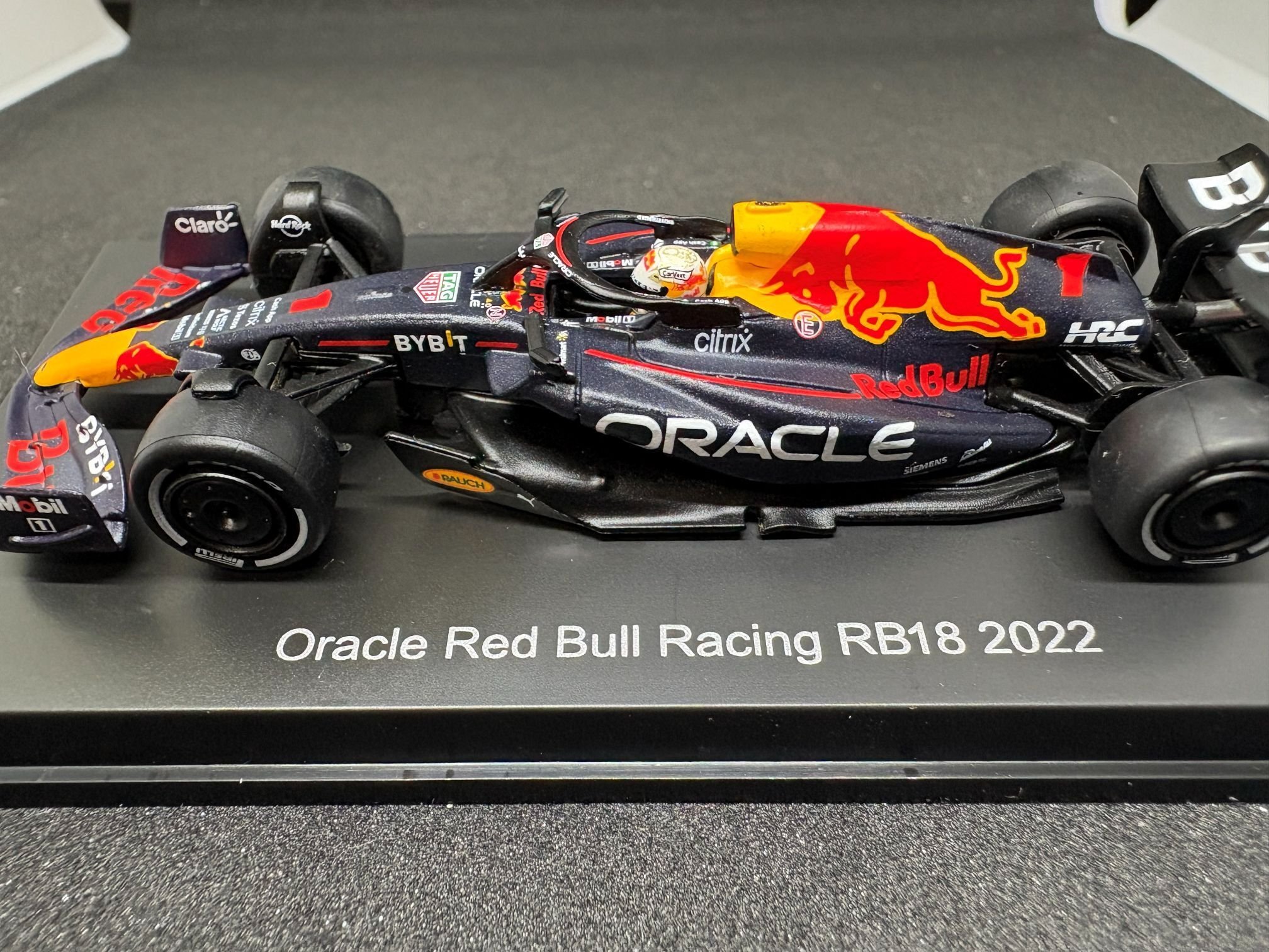 あい　スパーク　オラクル　レッドブル　 マックス・フェルスタッペン スパーク 1/18 オラクル レッドブルレーシング RB20 2024 F1