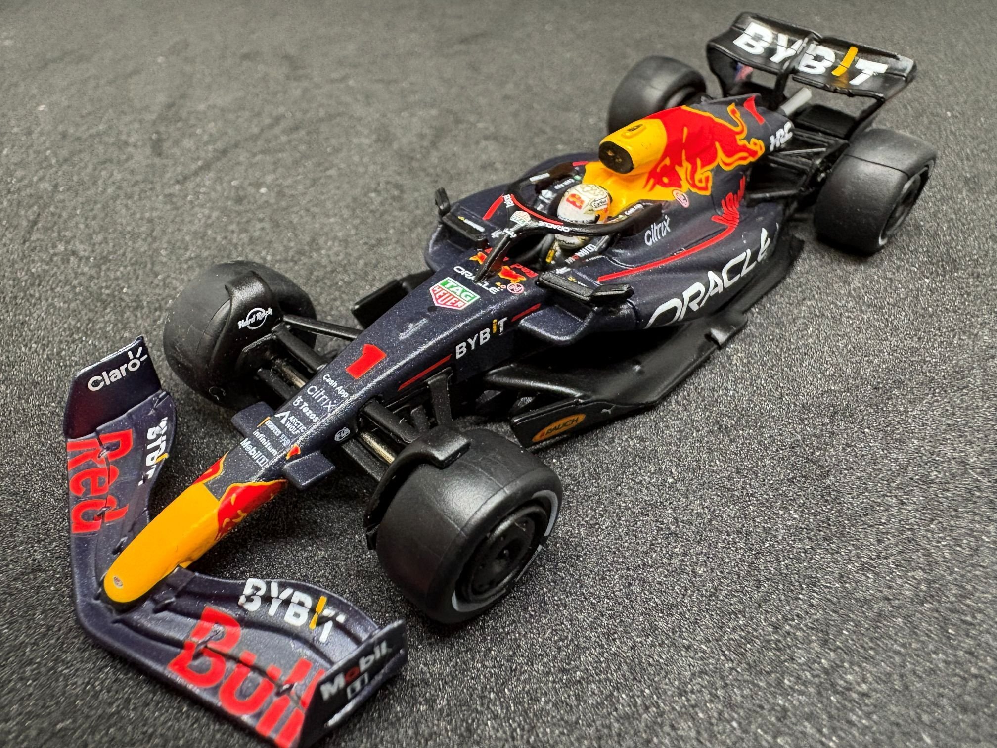 あい　スパーク　オラクル　レッドブル　 マックス・フェルスタッペン スパーク 1/18 オラクル レッドブルレーシング RB20 2024 F1