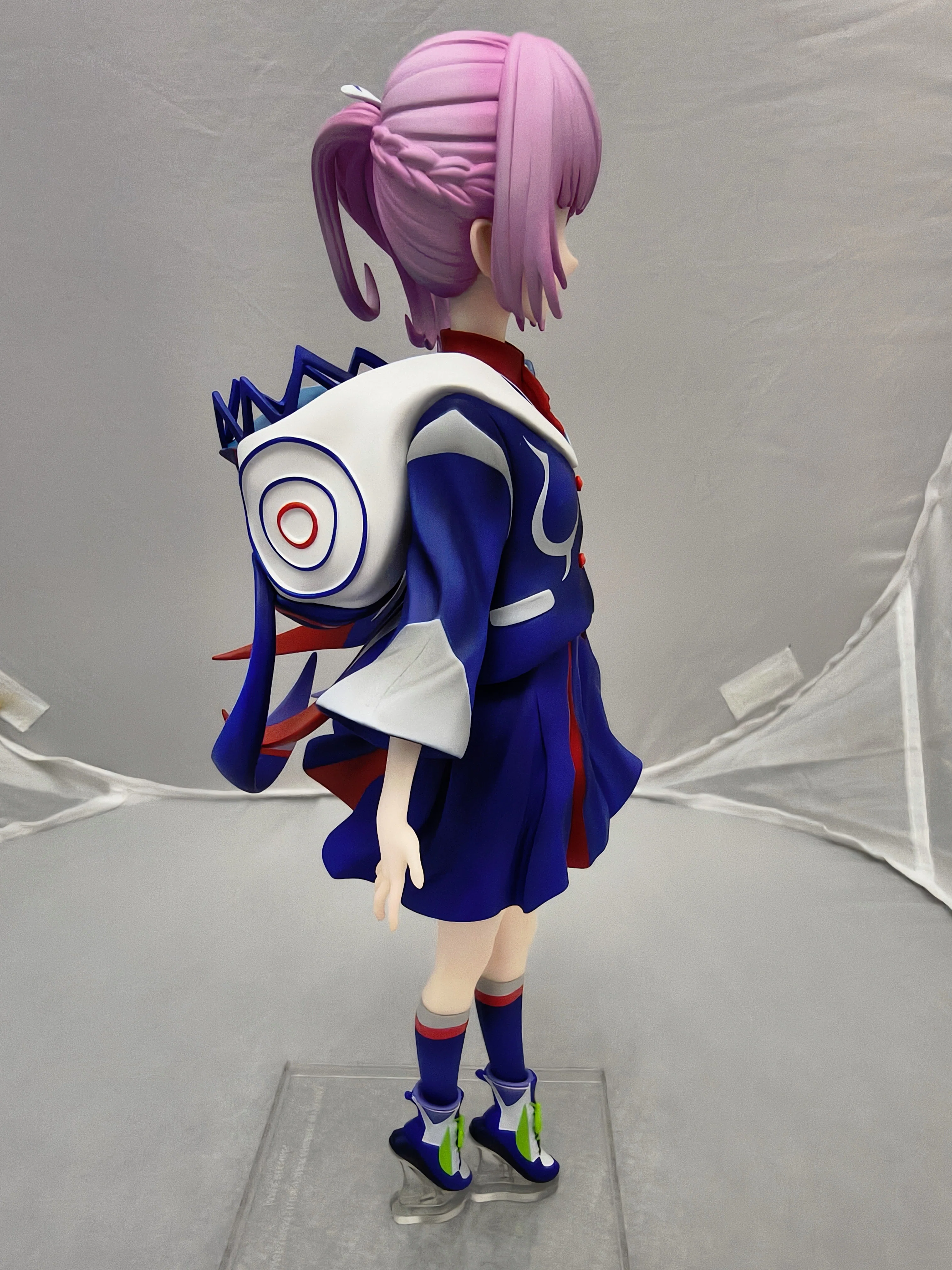 花譜ちゃんのフィギュア「花譜 第三歌唱形態：燕」｜フォボス