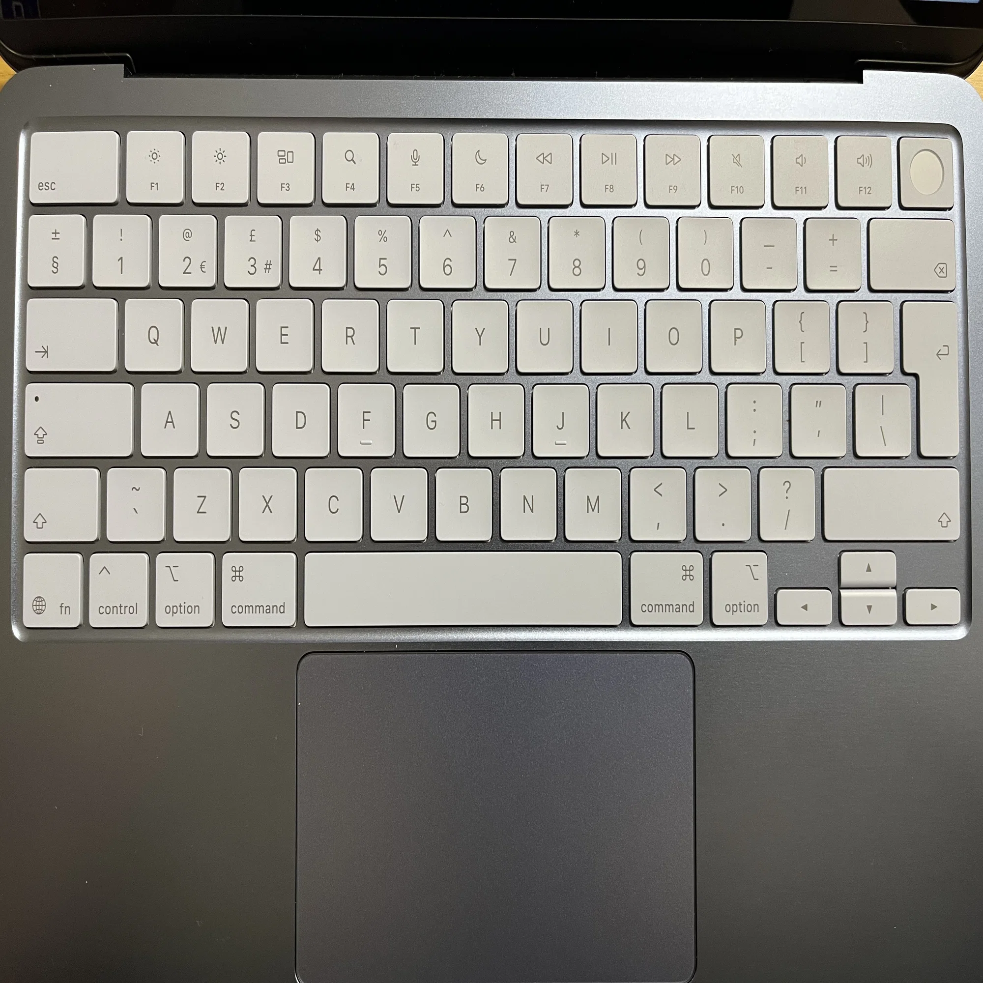 ただいま、MacBook Neo !!｜みなかな