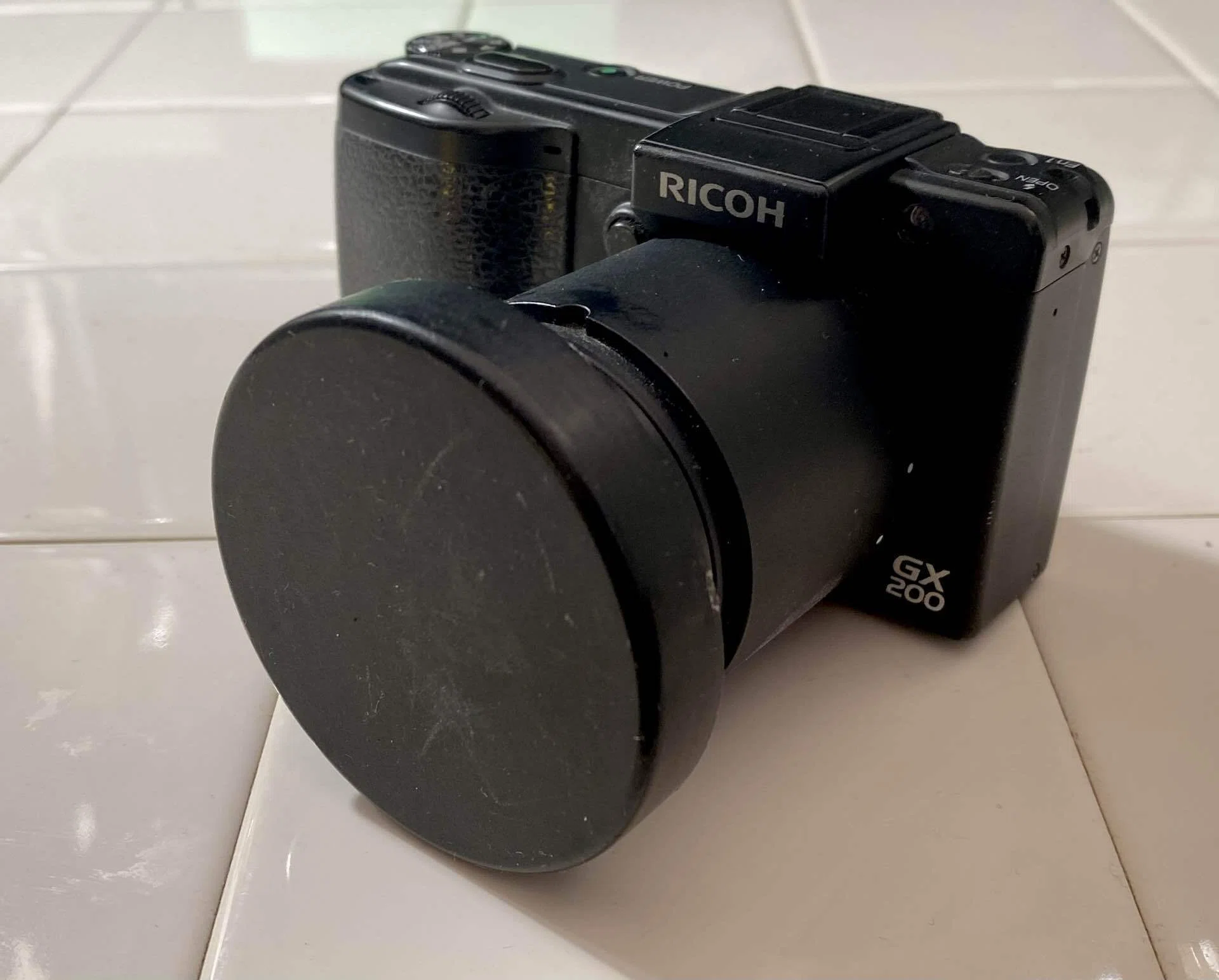 ricoh デジカメ gx100　ワイドコンバージョンレンズなど付き RICOH デジタルカメラ GX100 ボディ