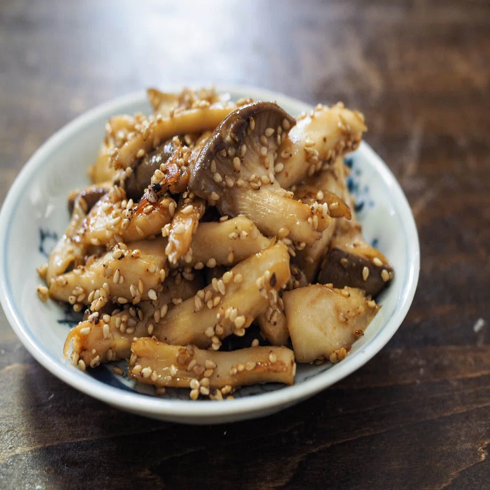 エリンギきんぴら】ただ炒めただけとは違います！食べ方いろいろ♪｜奥 