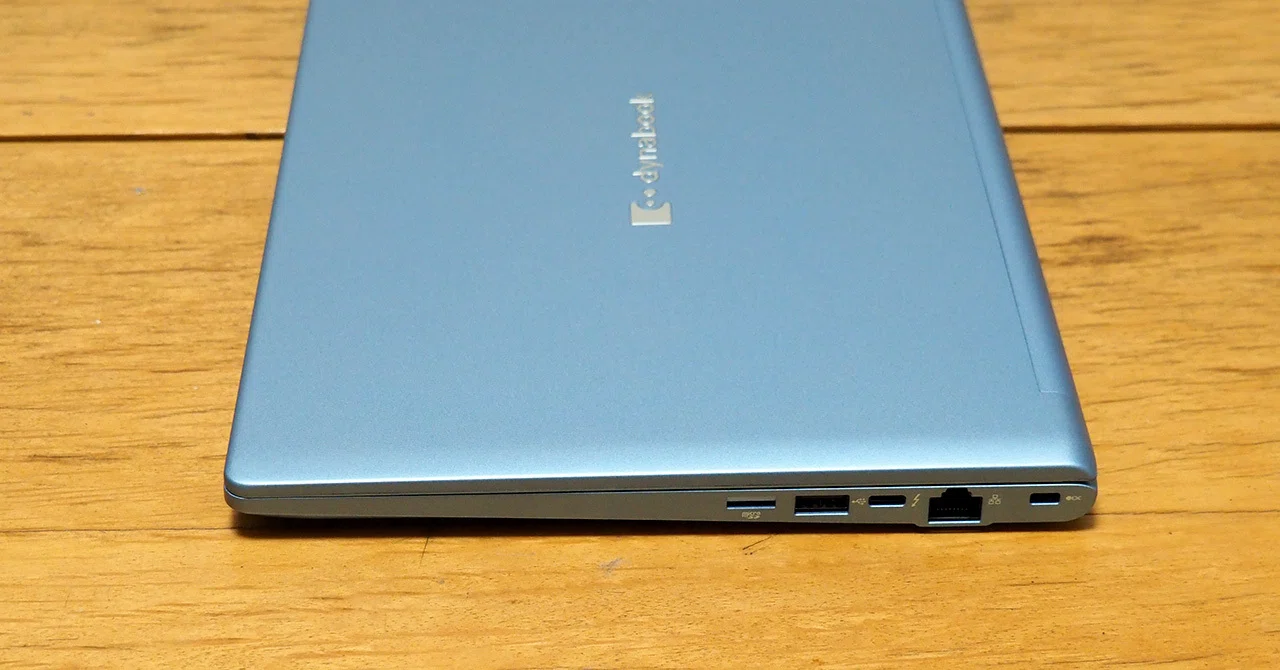 東芝製法人向けノートパソコン レビュー】dynabook GR/ZZを使ってみた！軽量の13.3型のノートパソコン