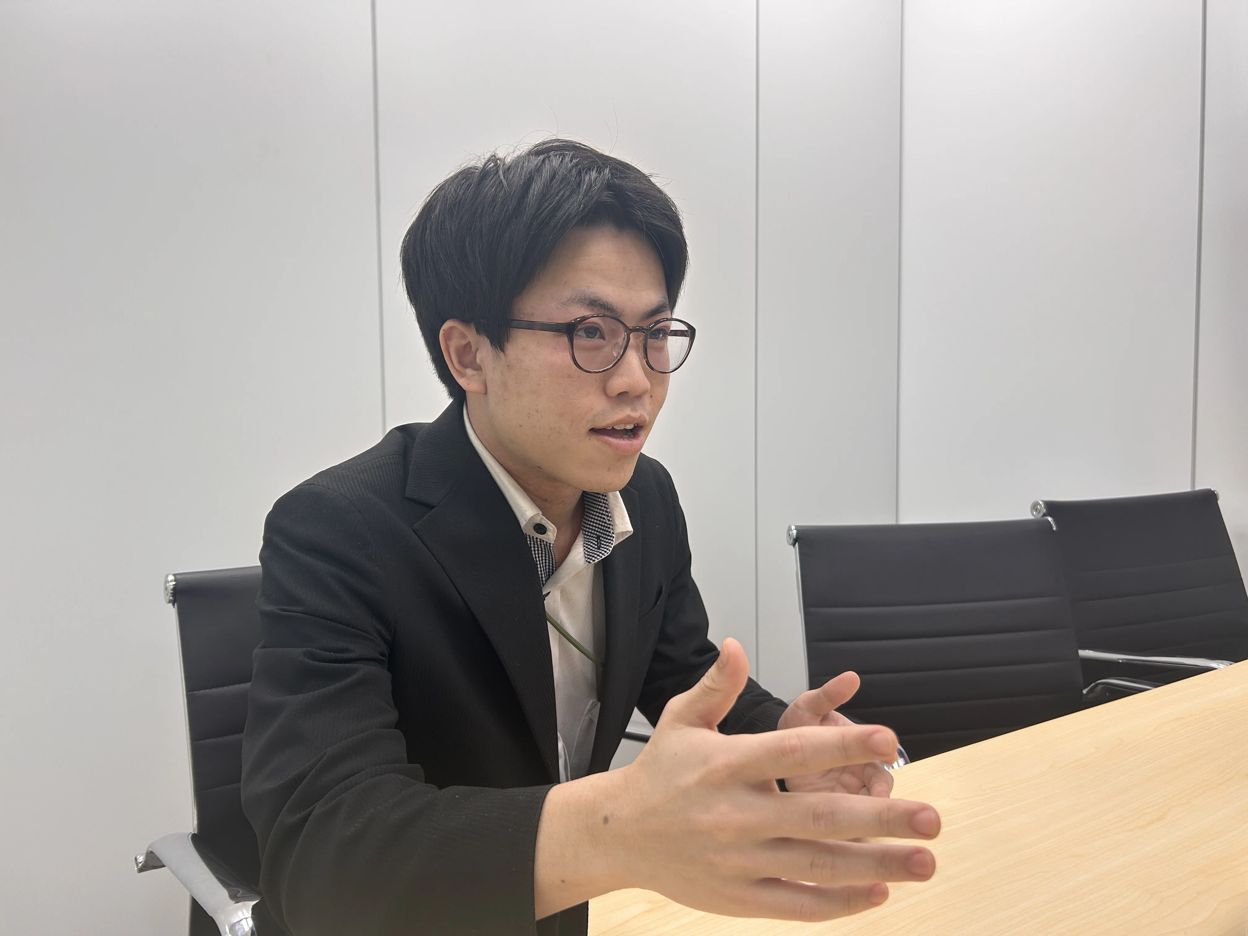 社員インタビュー】導入して終わりじゃない。新卒2年目社員が語る