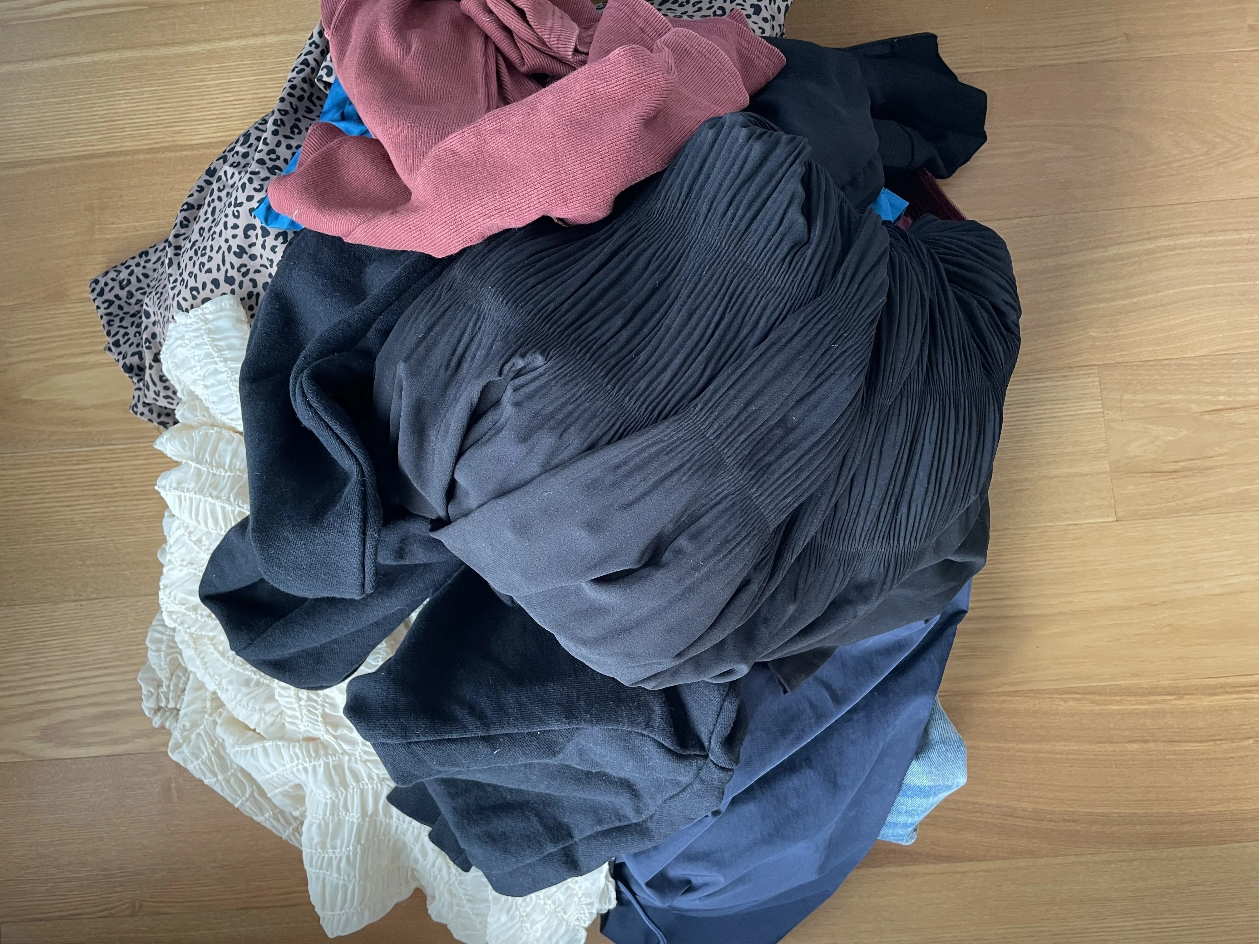 やっと分かってきた！ 服の断捨離のコツ｜pictoria