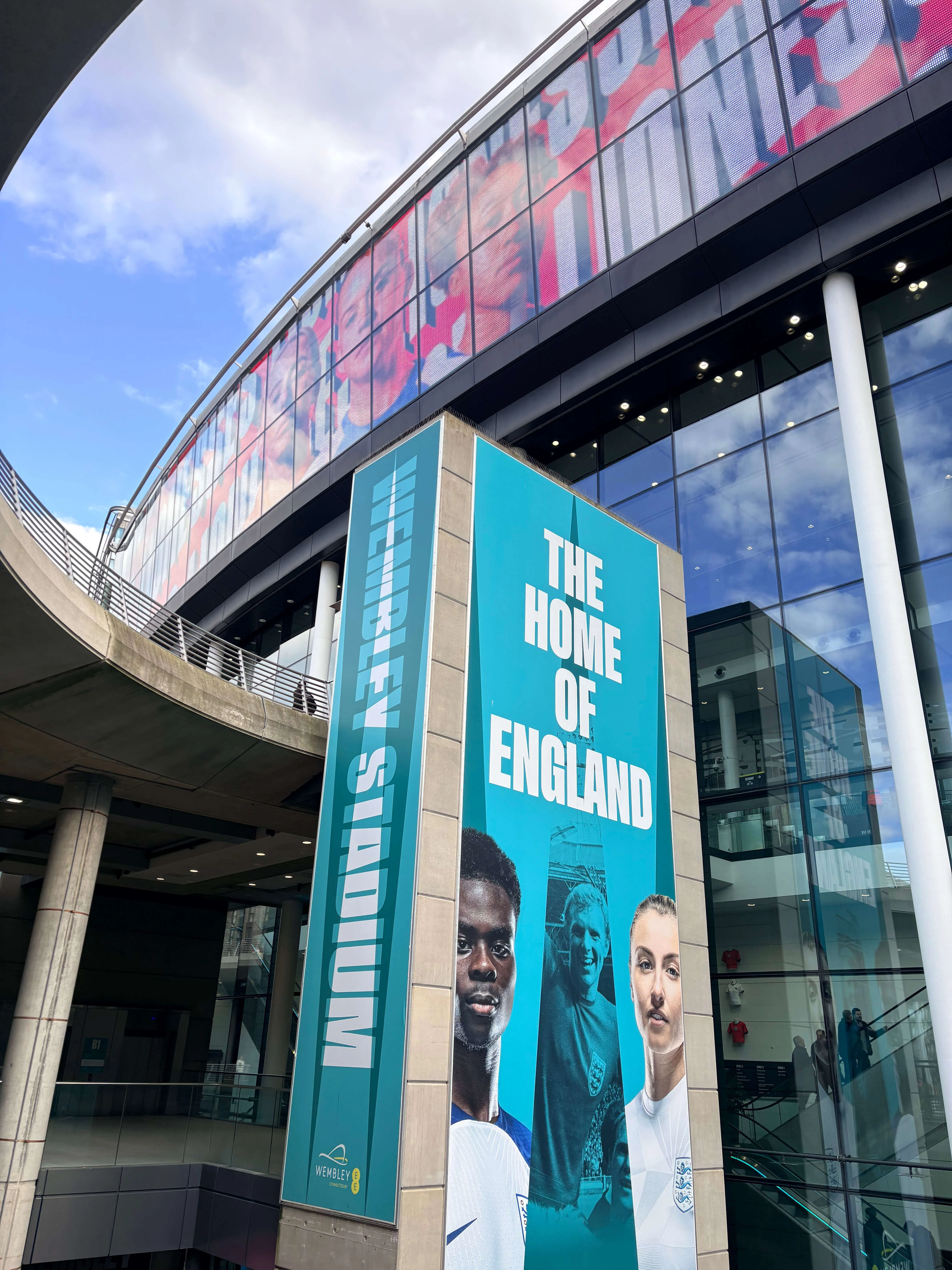 サッカー日本代表vsイングランド代表の試合観戦！【イギリス暮らし #9
