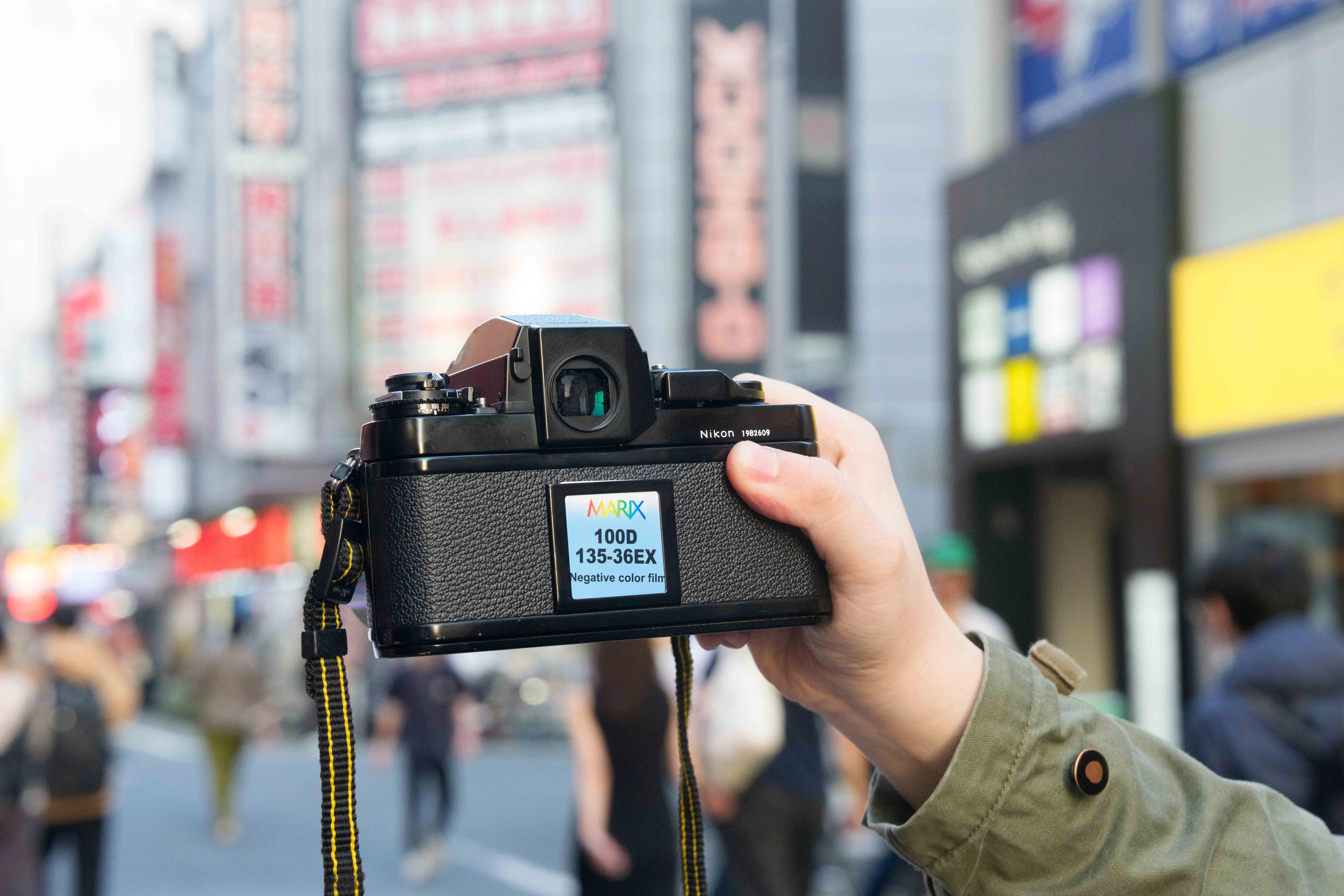 赤いラインに宿る、イタリアの機能美。Nikon F3とジウジアーロの化学