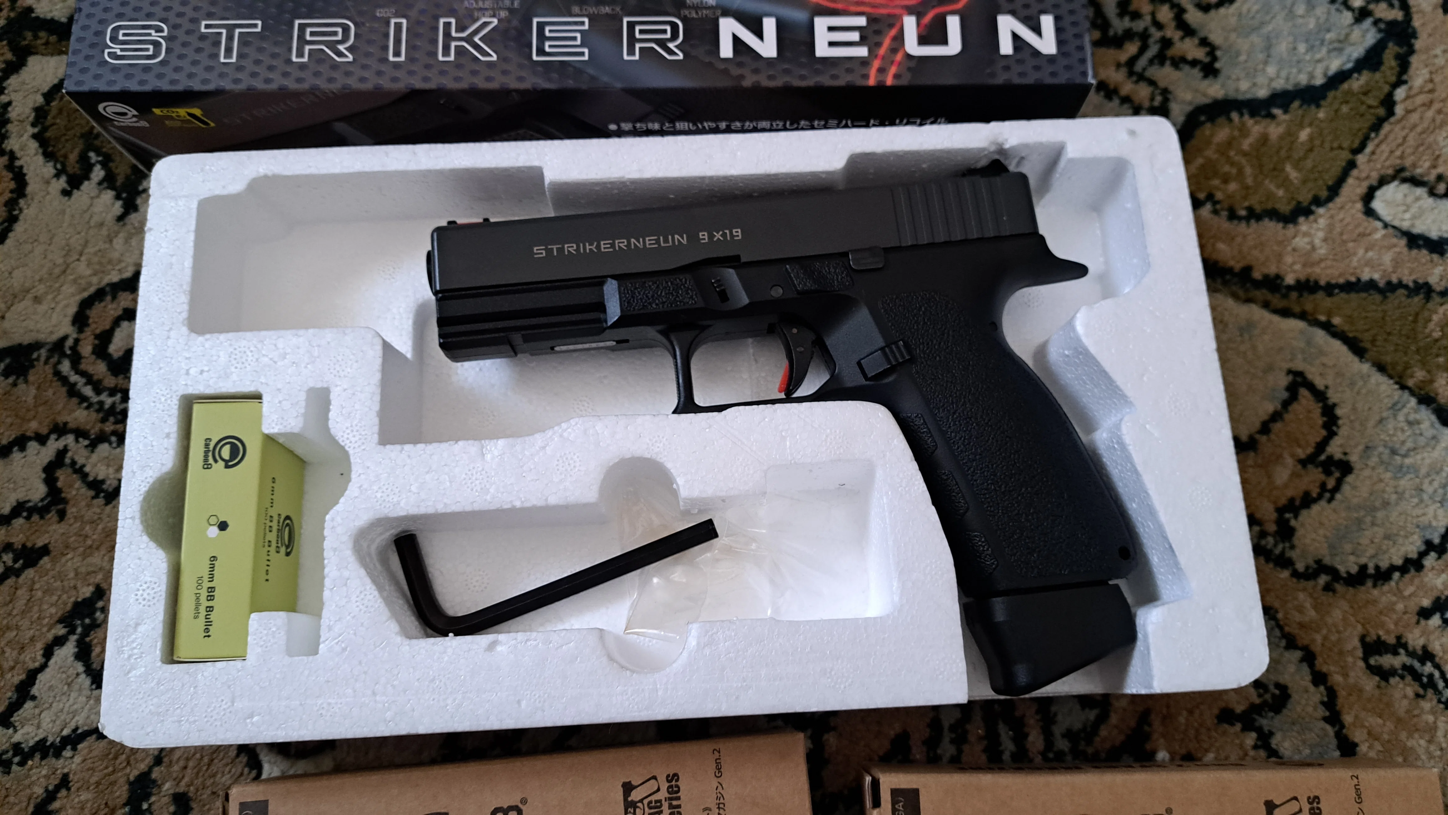 Carbon8 Striker9 カーボネイト ストライカー9 striker neun 途中放り