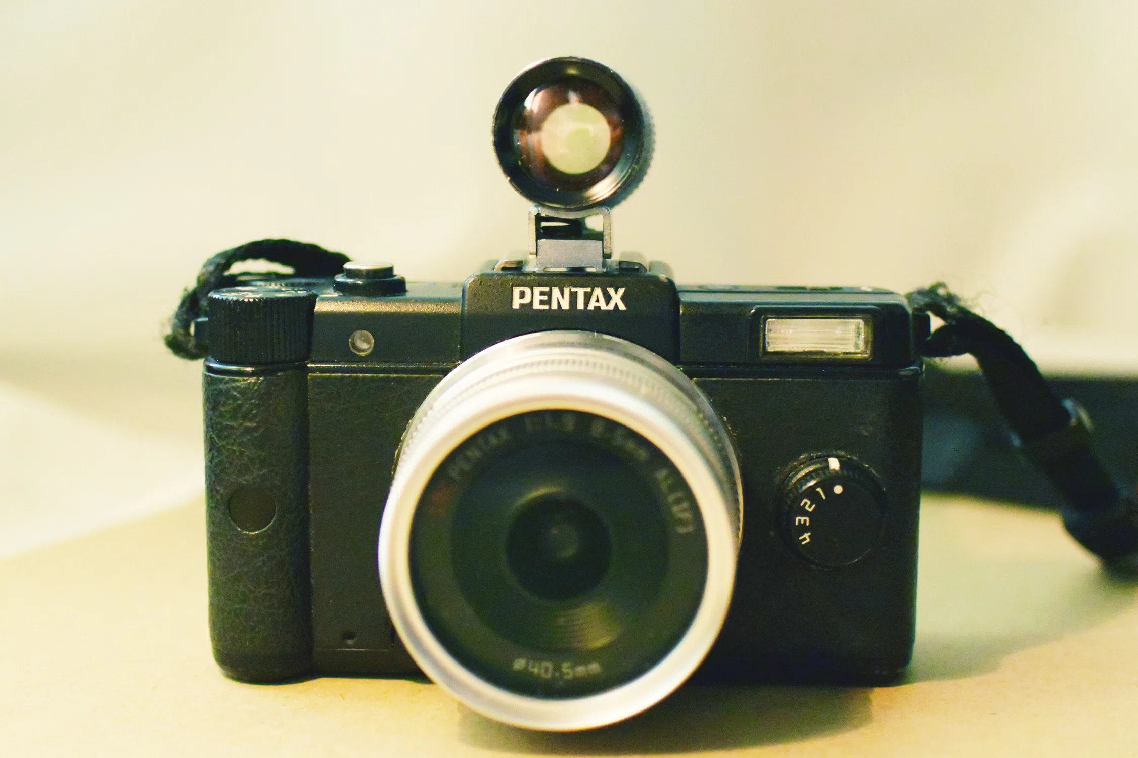 PENTAXQ 人気カラーブラック⭐︎ カメラ備忘録】小さくてかわいいカメラ、PENTAX Qについて③｜武庫山くぬぎ