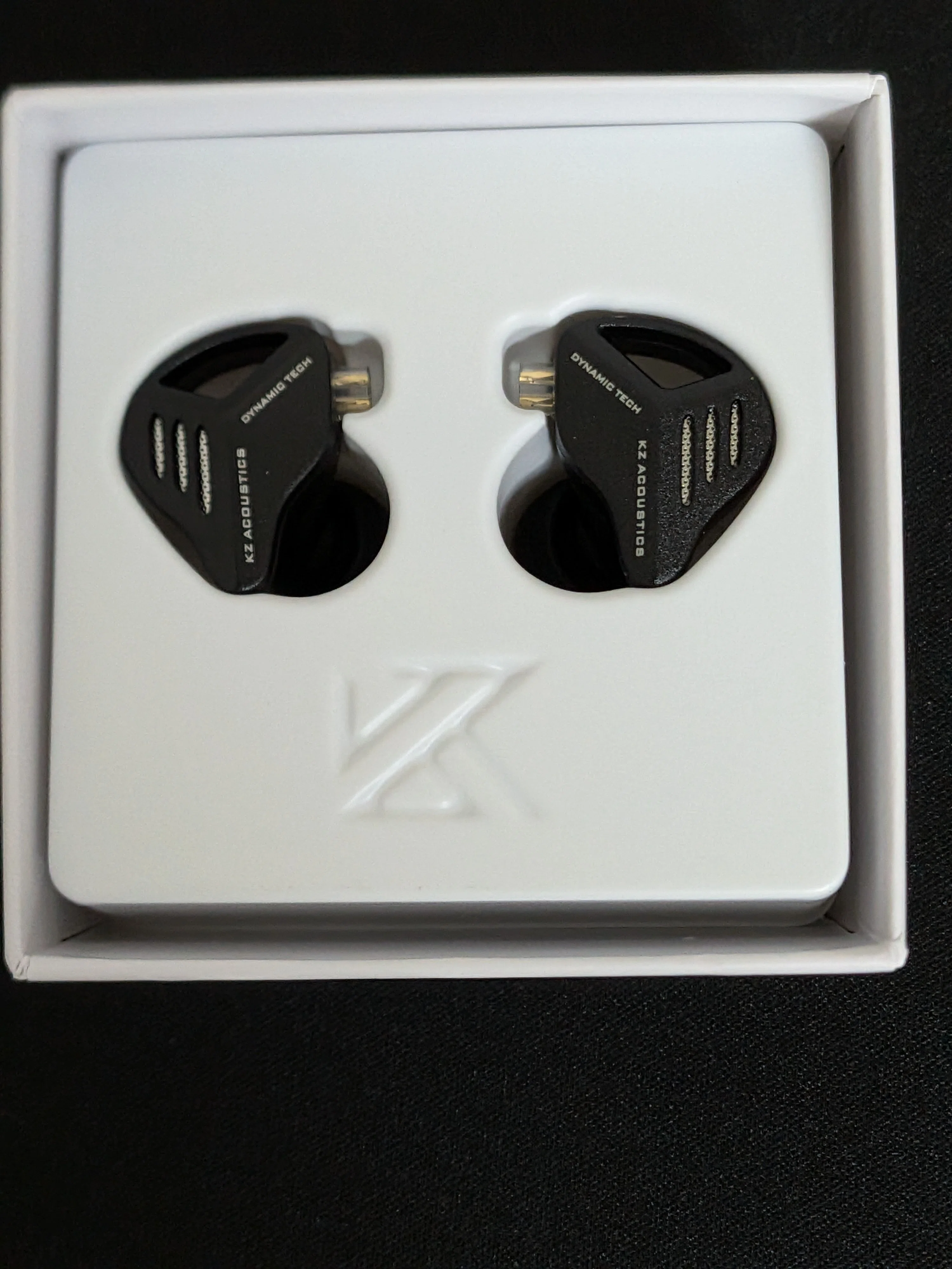 レビュー】KZ ZVX：メタルボディ(金属筐体)が奏でる「声」のリアリティ