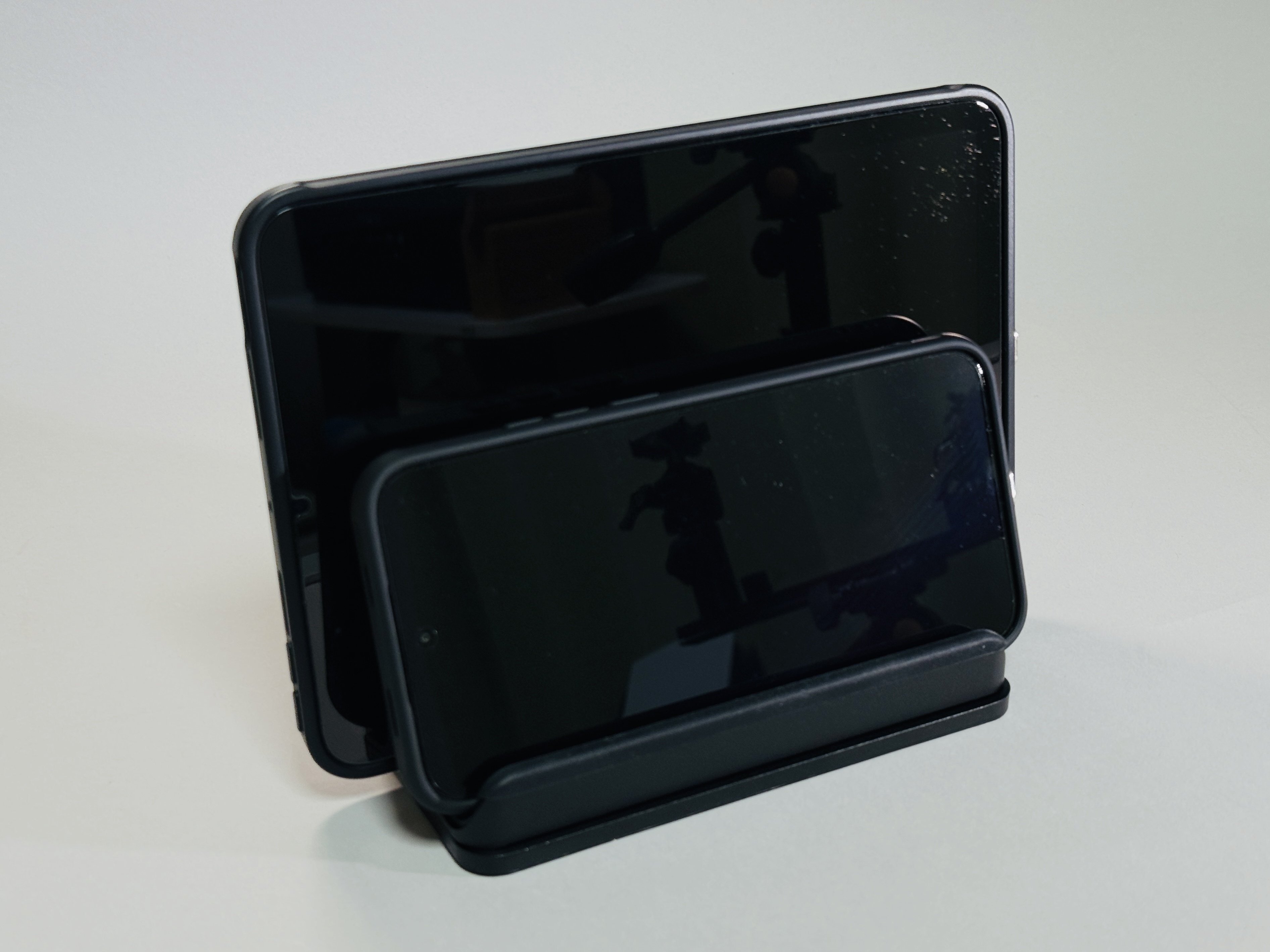 タブレットスタンドさまざまあれど～｜otomiya