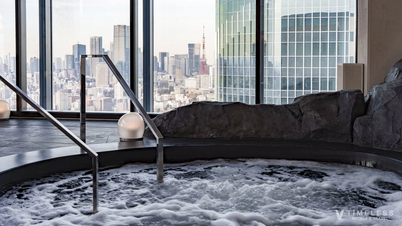 東京】天空に浮かぶ「青い静寂」を纏う。JWマリオット・ホテル東京