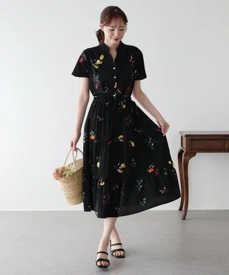 30代向け花柄ロングワンピース 華やかに着映える着用イメージ