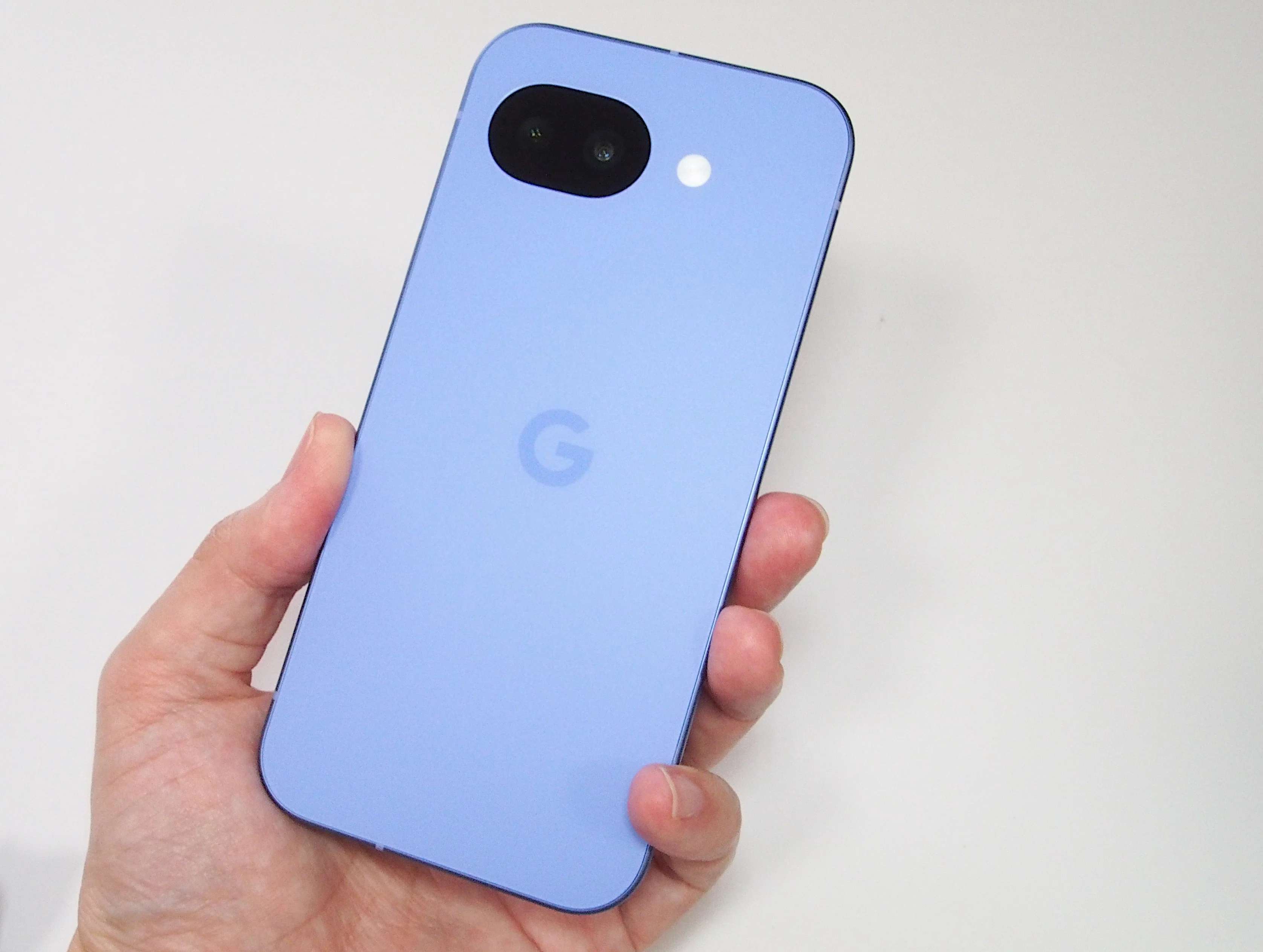 Google Pixel 10a レビュー！フラットカメラ搭載、変化は少ないが完成