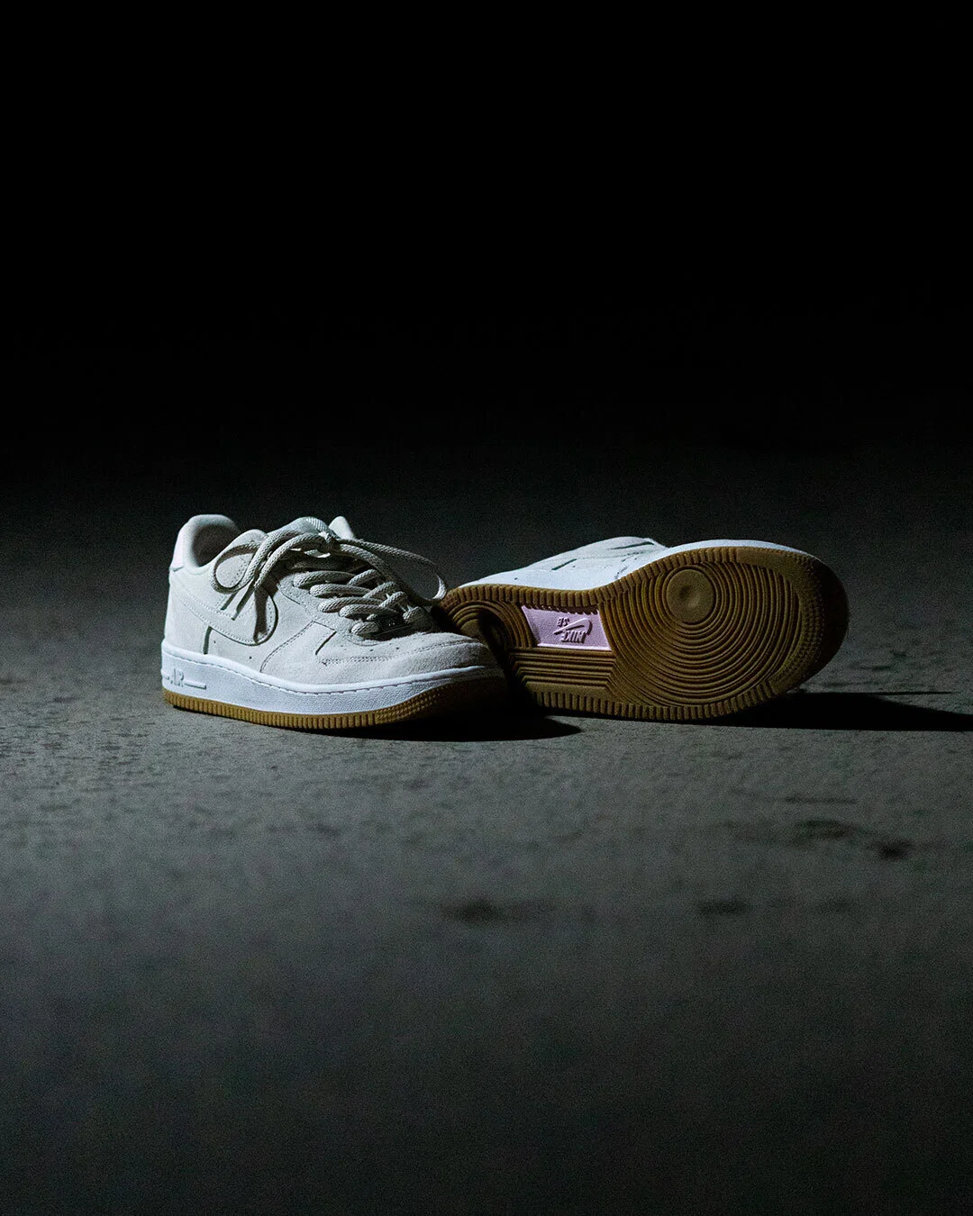 スケーターのステイタスとしてのNIKE SB AIR FORCE 1。｜HIGHFIVE