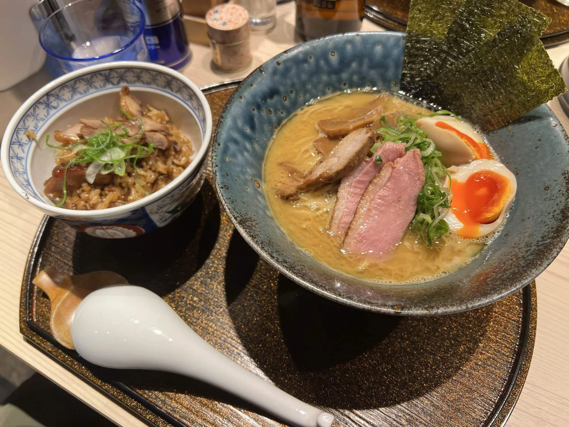 神田「東京鴨中華そば店」に2回目。今回は鶏飯もつけた｜オコモコ