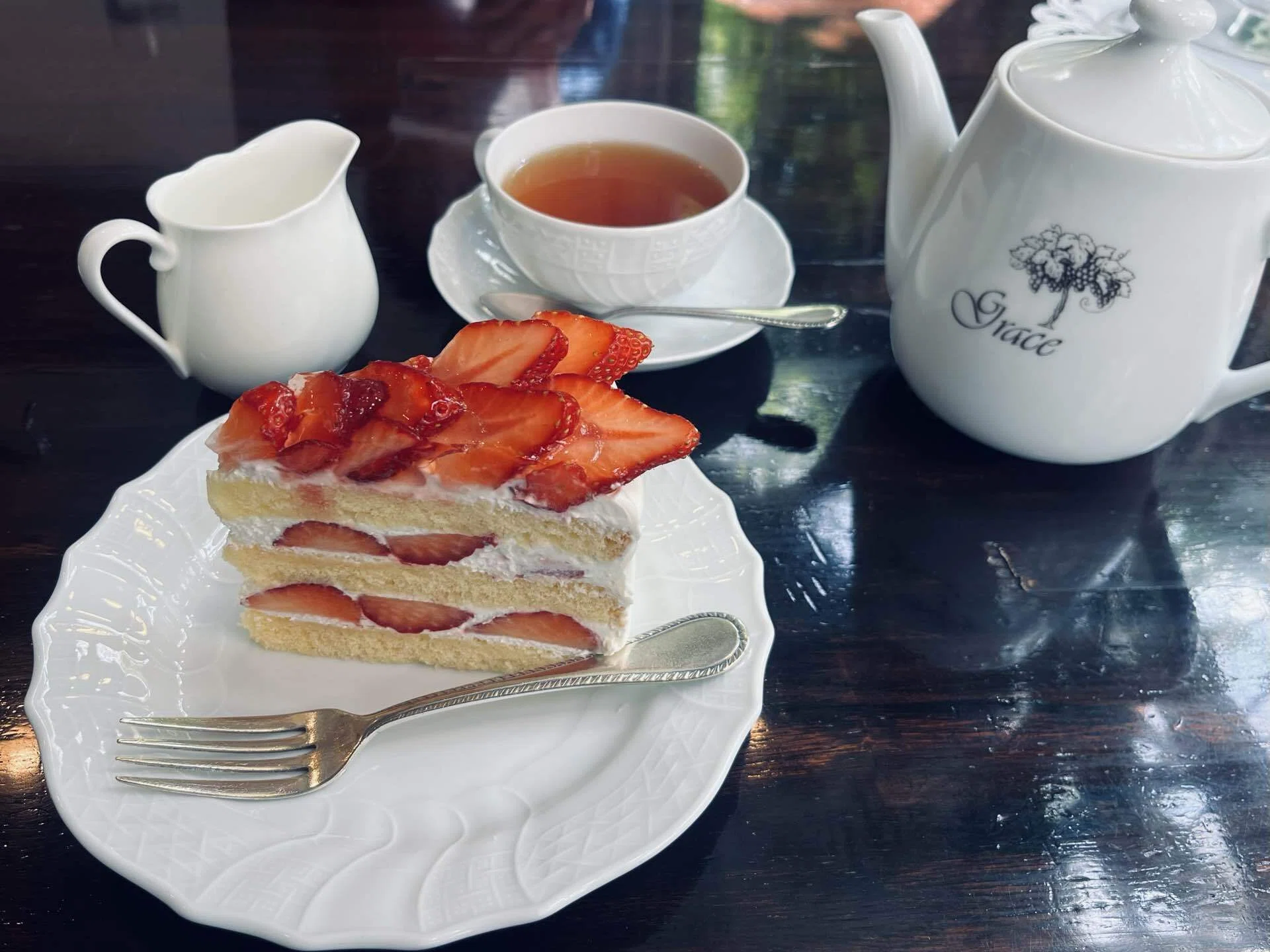 西荻窪|ティー&ケーキ グレースのショートケーキ|細井美波|フード 西荻窪|ティー&ケーキ グレースのショートケーキ|細井美波|フード