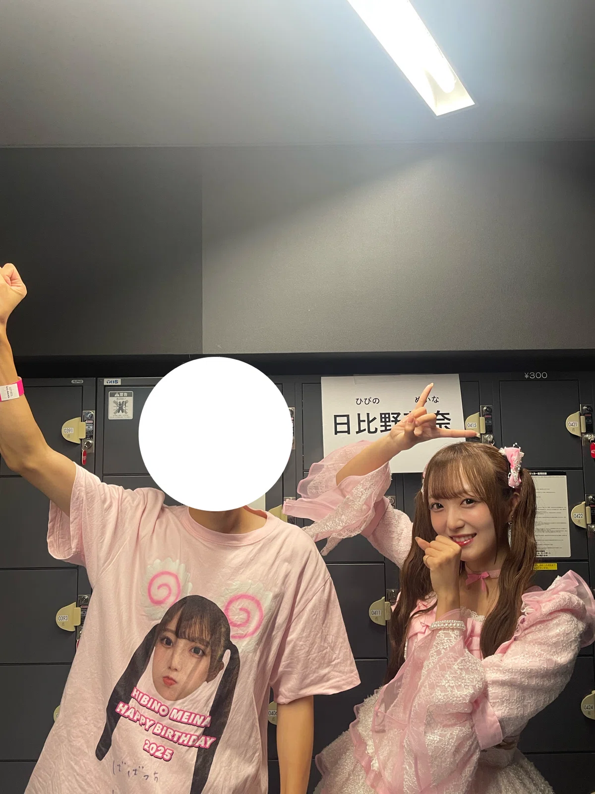 アイドルとチェキ•写真を撮る時のポーズ40選 ペアチェキ編｜ばばっち