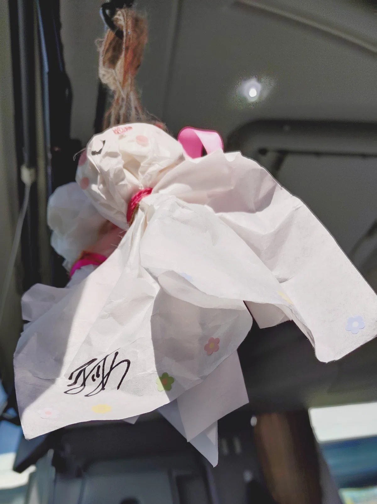 牧野真莉愛さん手作りてるてる坊主