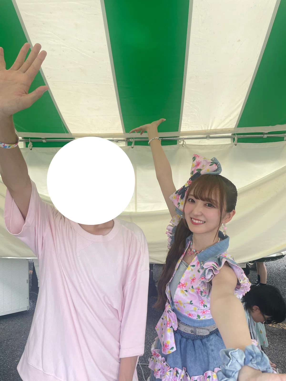 アイドルとチェキ•写真を撮る時のポーズ40選 ペアチェキ編｜ばばっち 