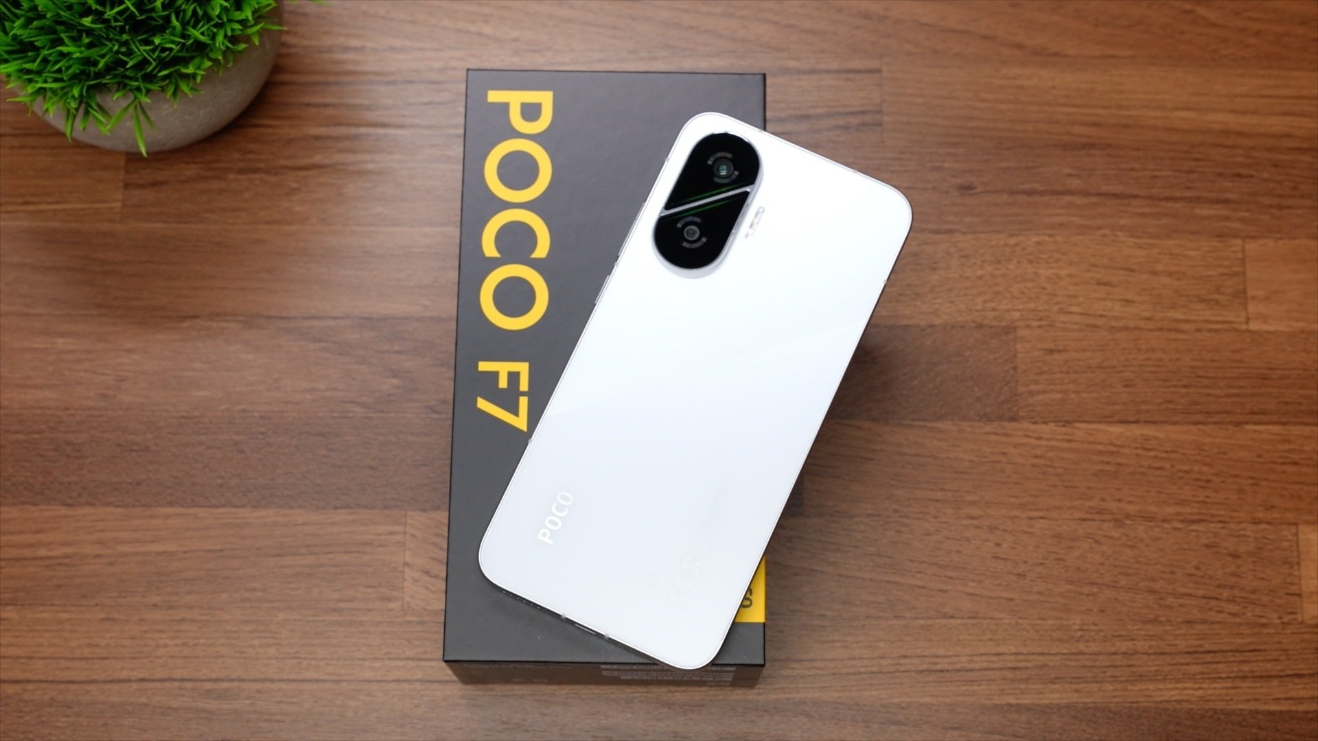 POCO F7を1ヶ月使い倒したレビュー。5万円以下でこの大画面とスペック