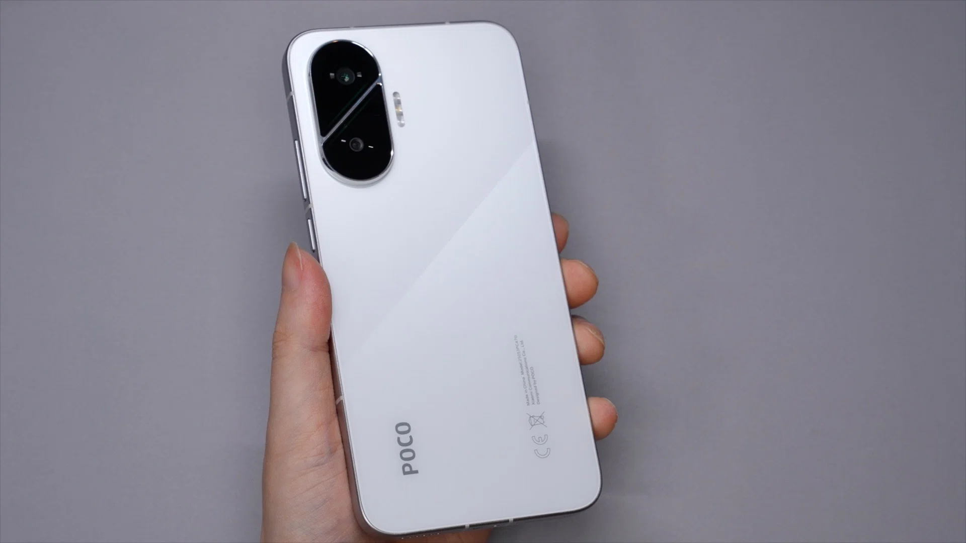 POCO F7を1ヶ月使い倒したレビュー。5万円以下でこの大画面とスペック