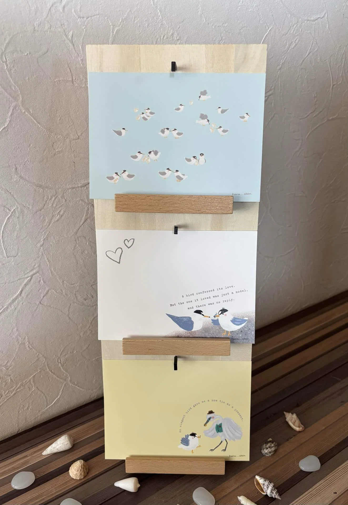 ポストカードスタンドを作りました🌸｜hana___ehon
