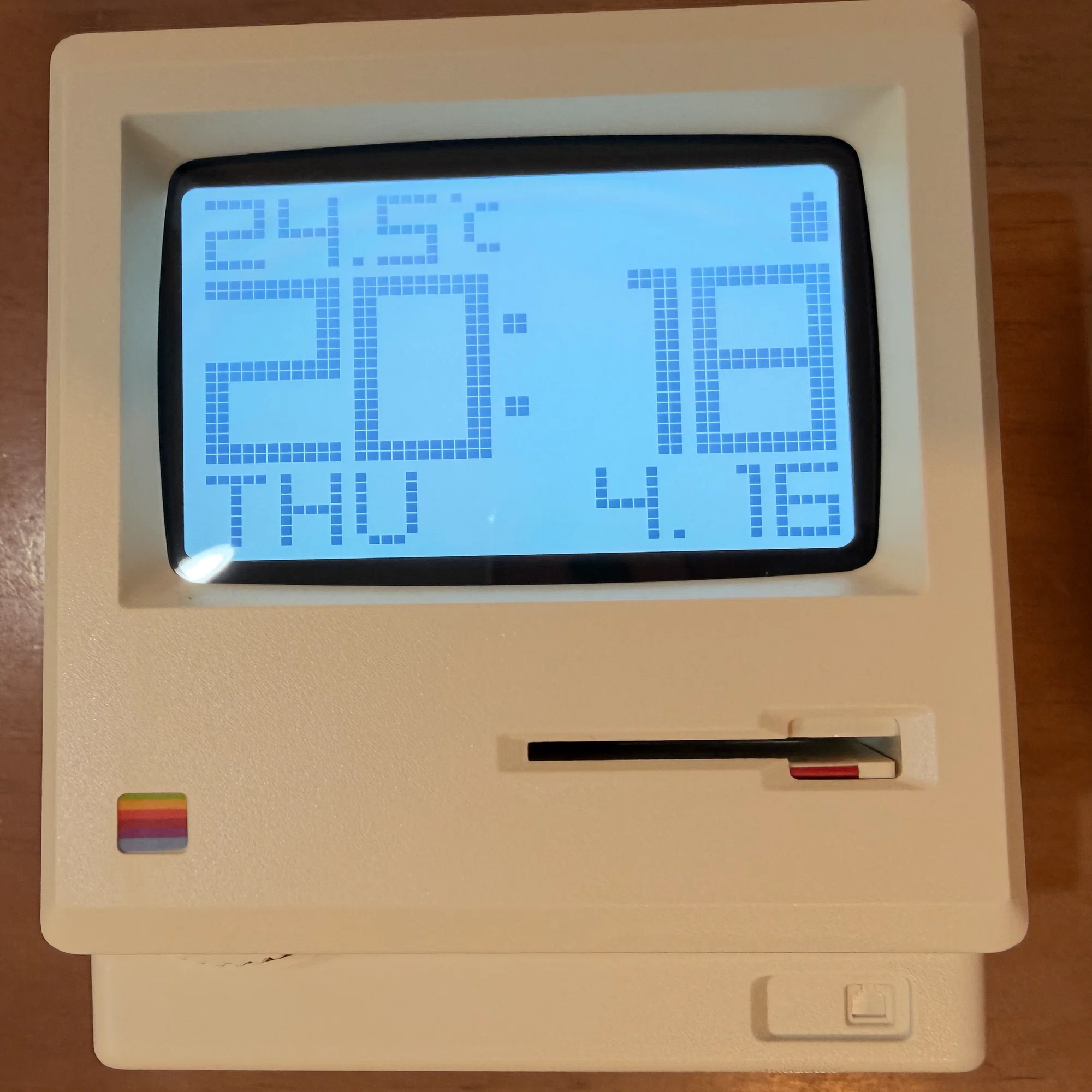 Apple - かしこ様 新しい道具を迎えました。けれど、どこかAppleらしい。｜Duke.j.white