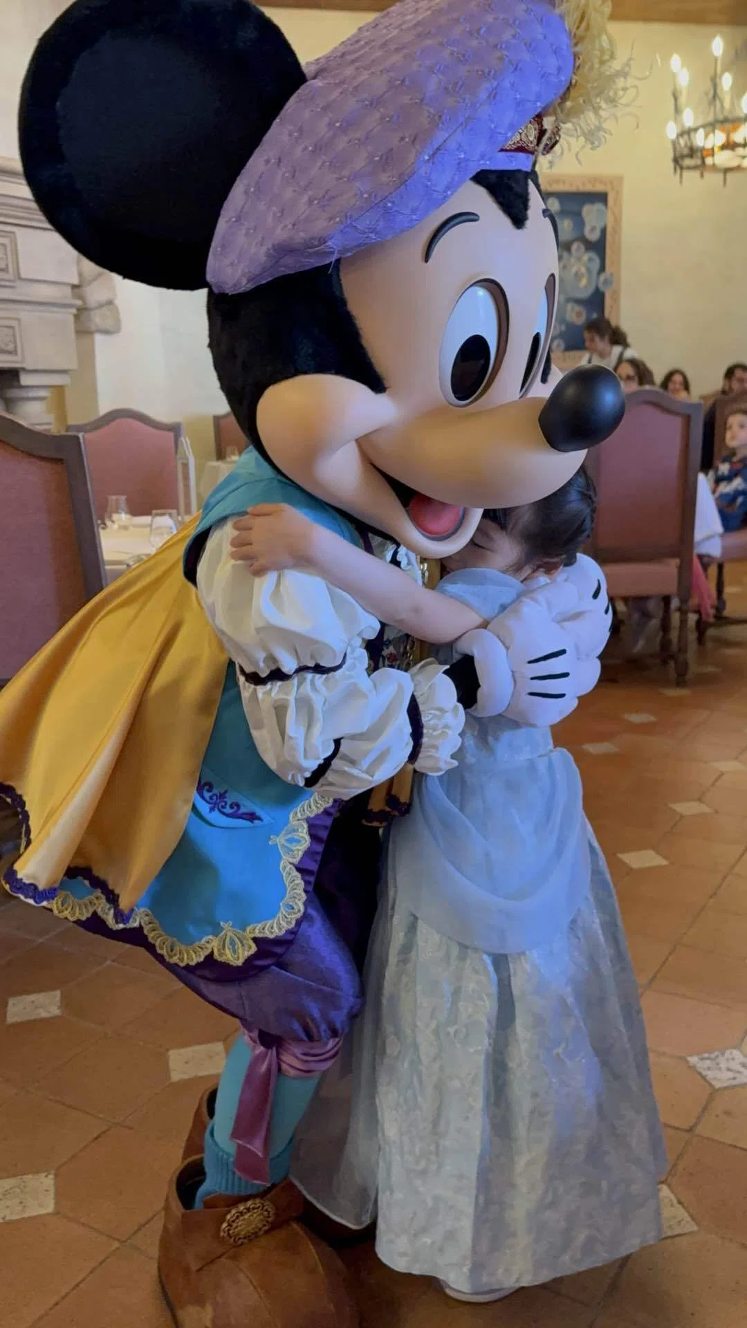 世界一周】4歳児を連れてディズニーランド・パリ！アナ雪、アリス