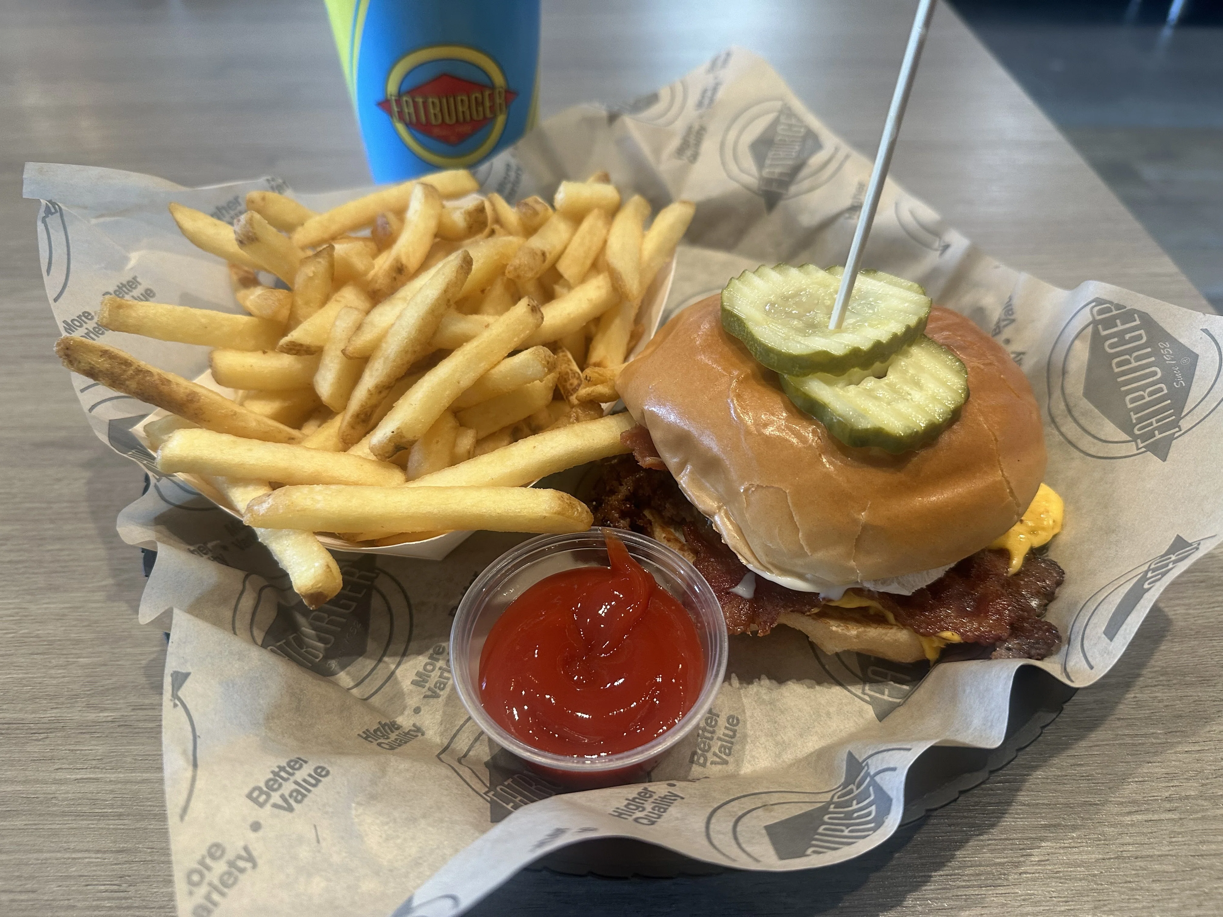名前からしてヤバい「FATBURGER」！｜Q-tyou