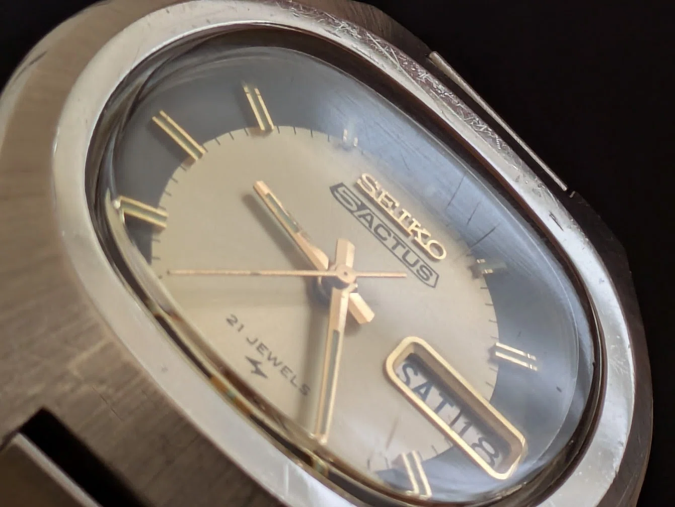 No.452 | Seiko | 7019-5010 | 裏蓋死ぬほどカタい時計｜とある猫好き