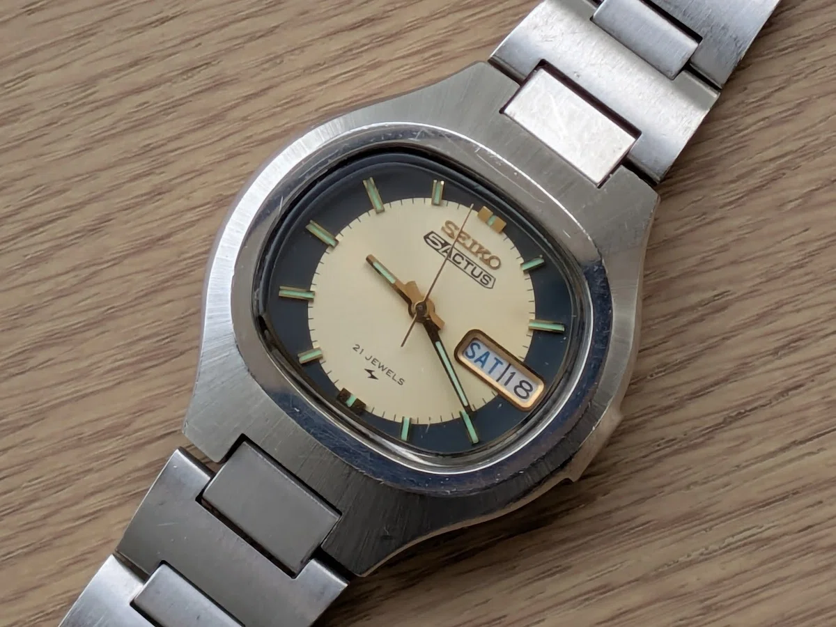 No.452 | Seiko | 7019-5010 | 裏蓋死ぬほどカタい時計｜とある猫好き