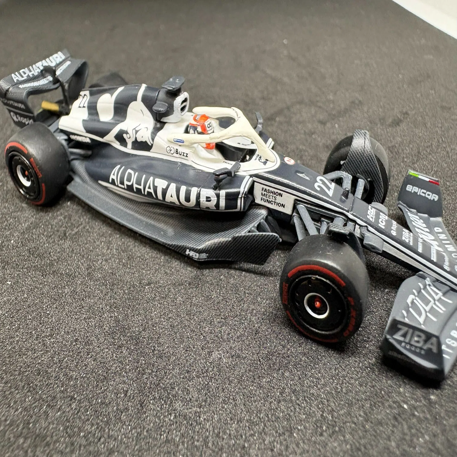 MINI GT 1/64 アルファタウリ F1 AT03 2022 #22 アブダビグランプリ 