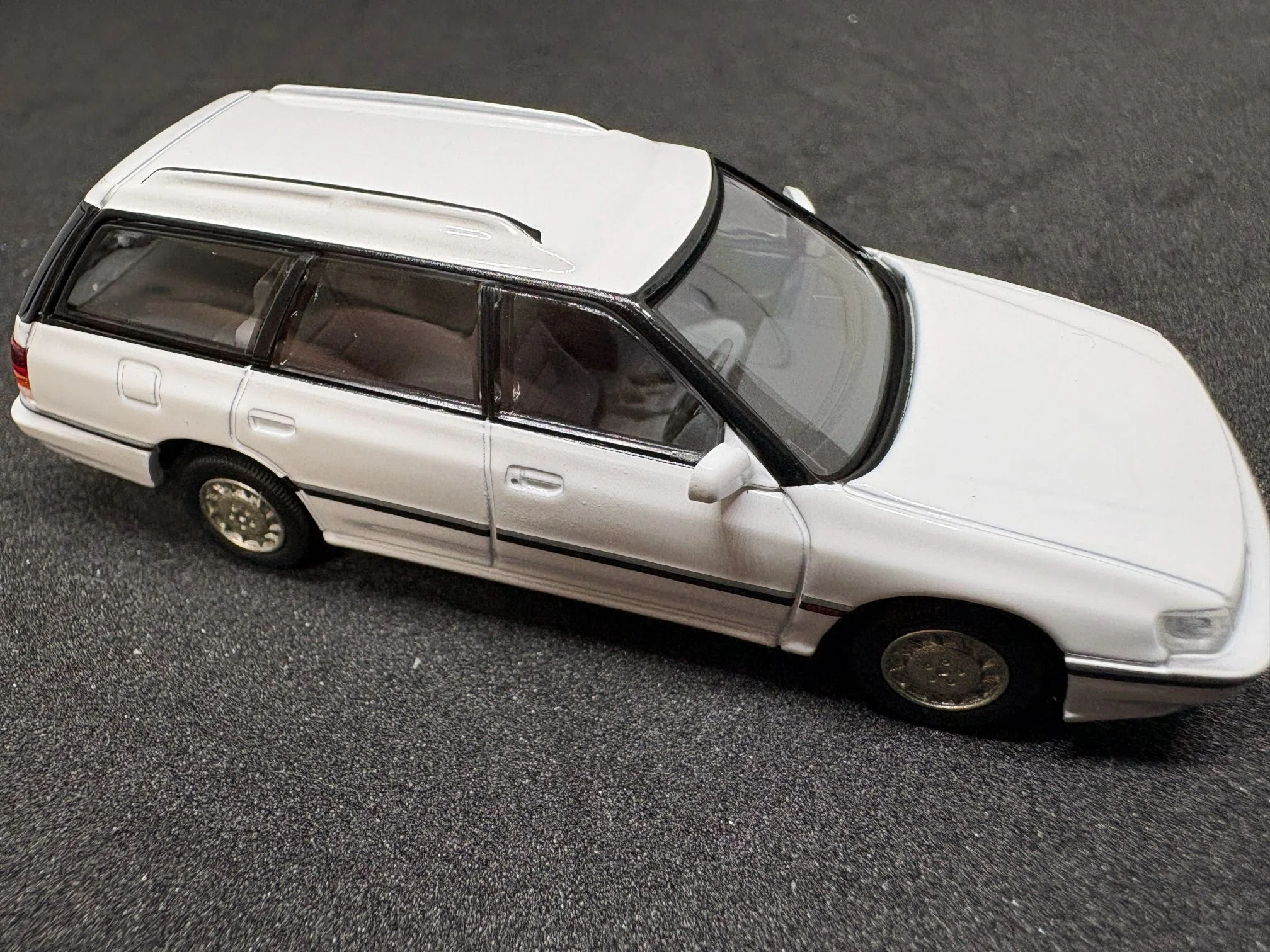 Tomica Limited Vintage NEO LV-N220a Subaru Legacy Touring Wagon Ti