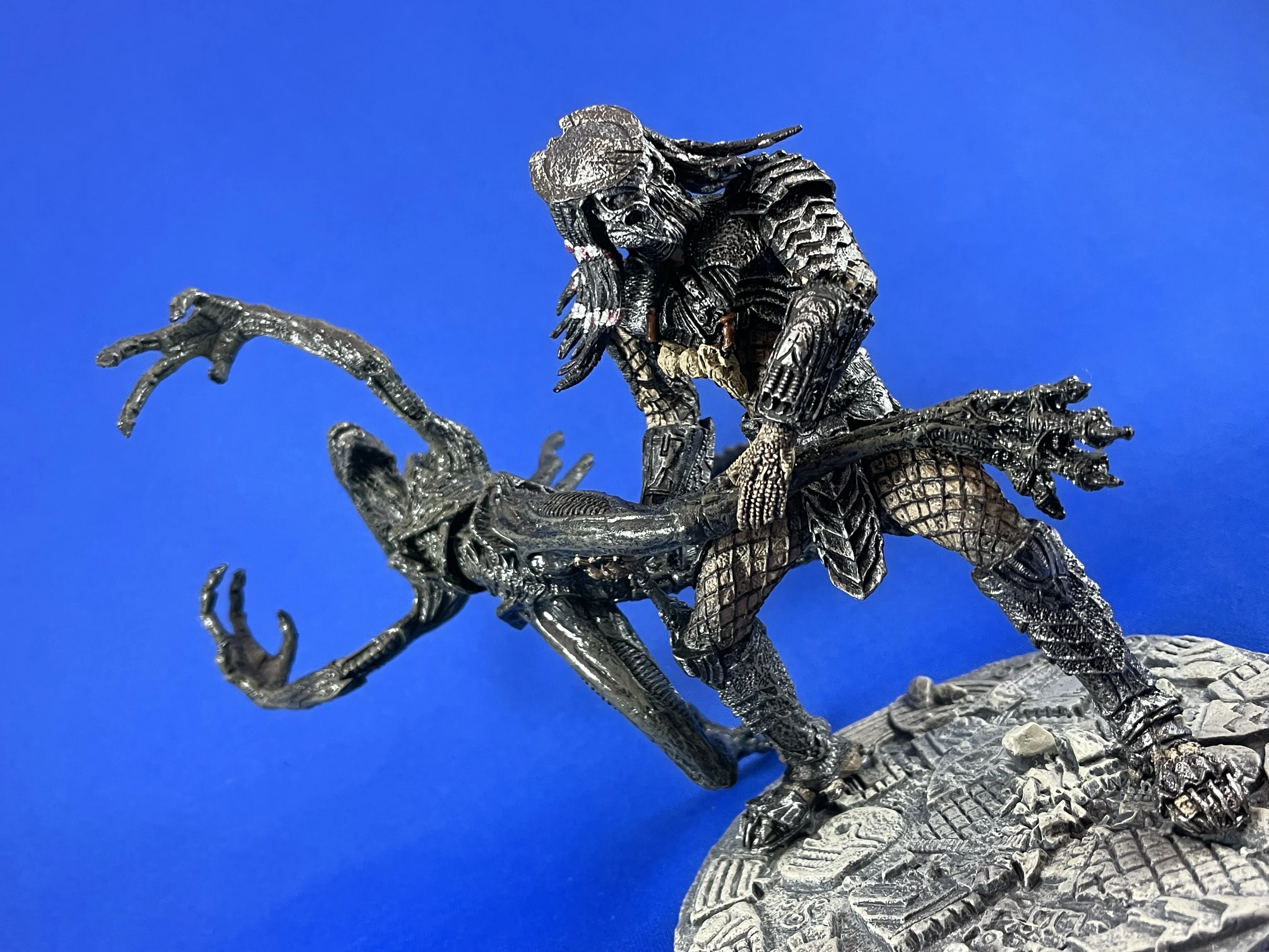 NECAだけじゃない！7インチのプレデター】McFarlane Toys AVP 