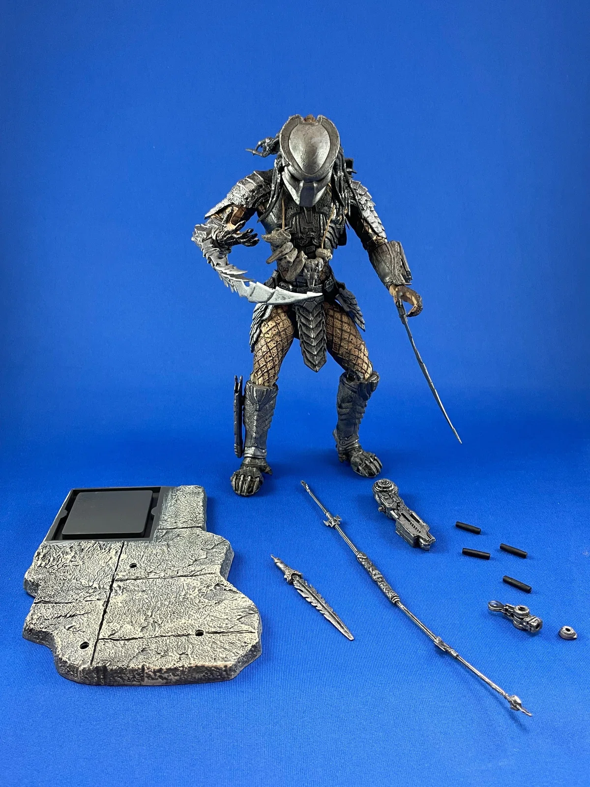 NECAだけじゃない！7インチのプレデター】McFarlane Toys AVP 