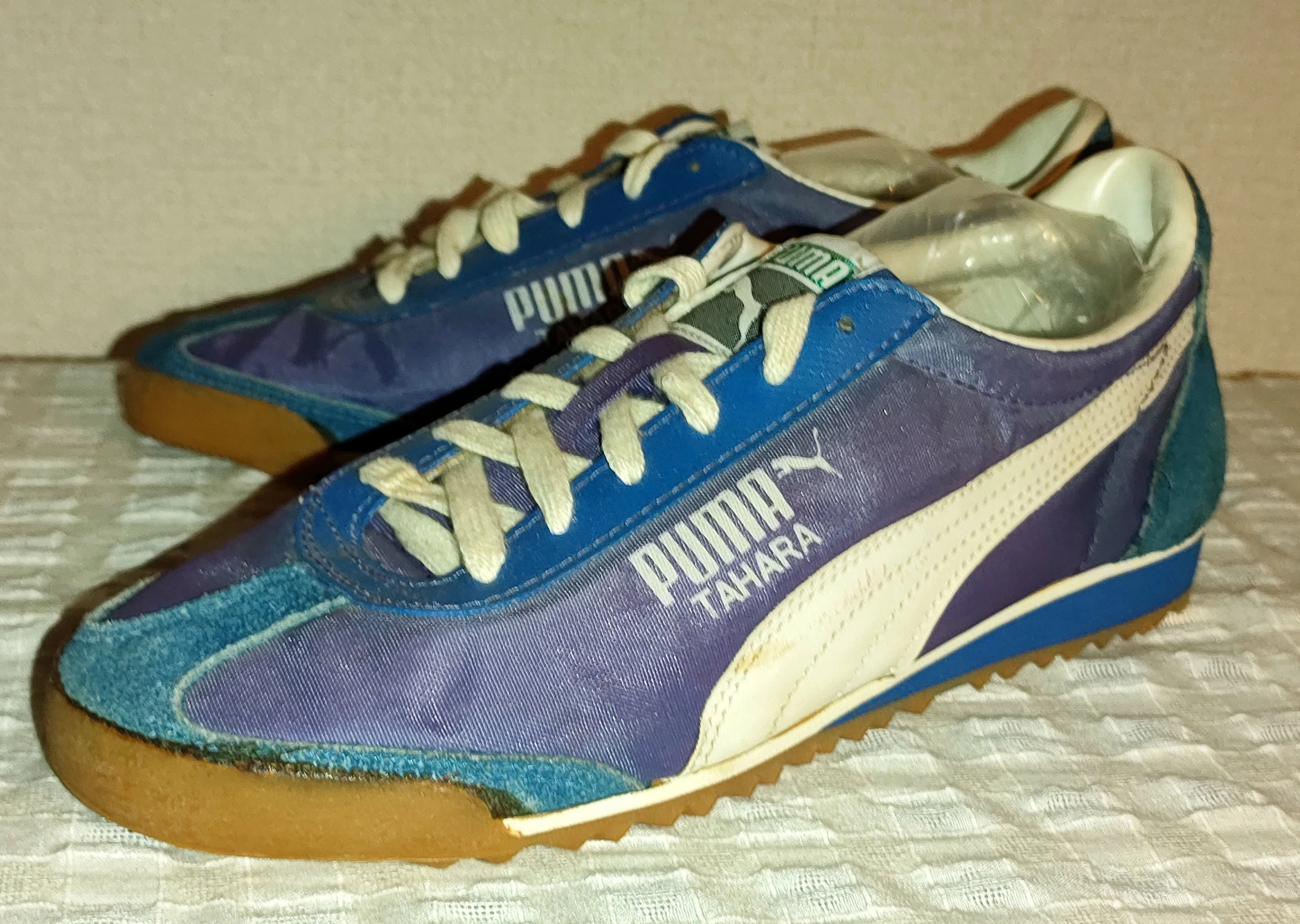 Puma's mass-produced sneaker 'Tahara', filling the schoolyard
