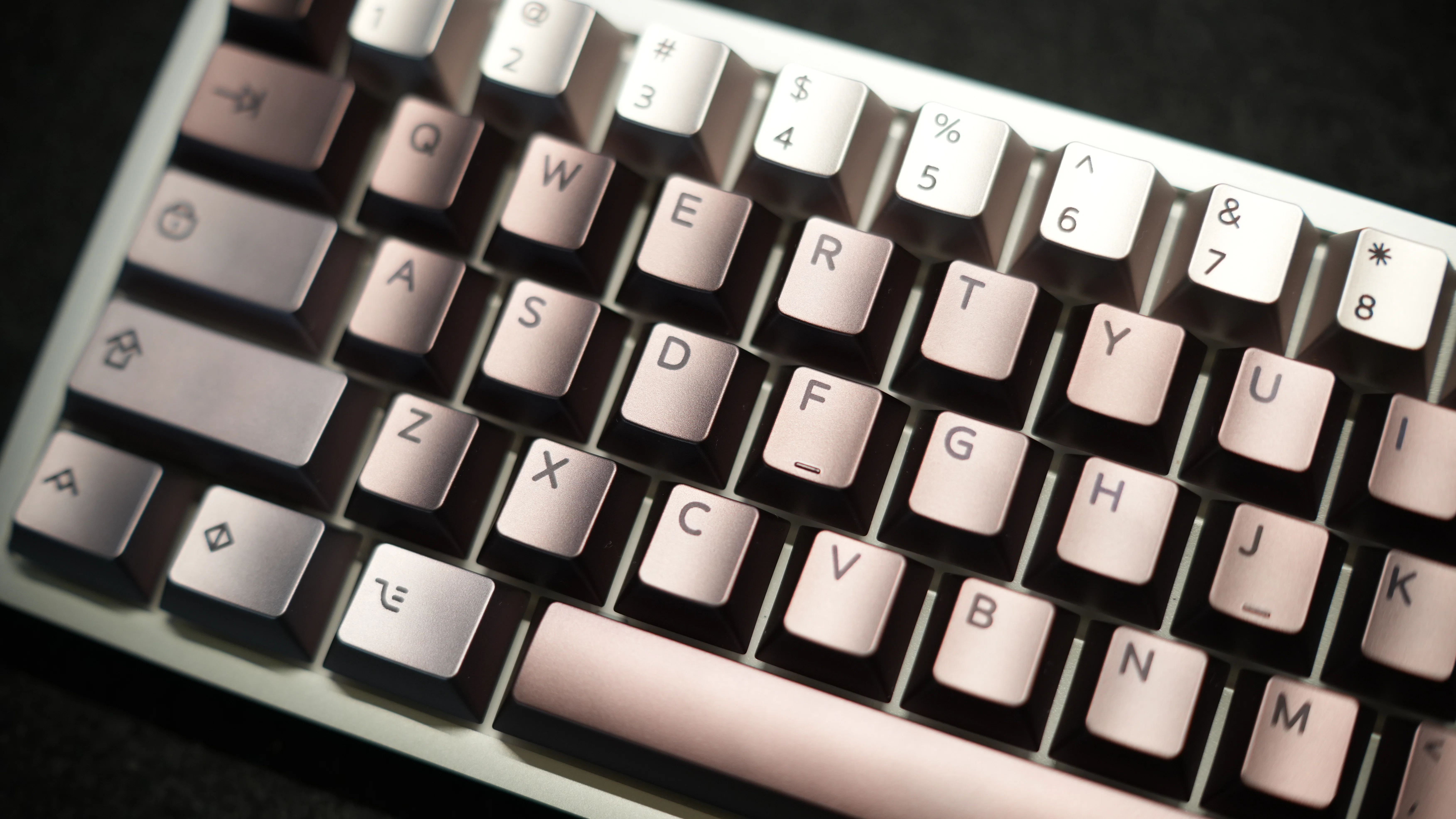 キーボードを質感で遊ぶ②【Lofree Flow2】｜鳴海シロウ