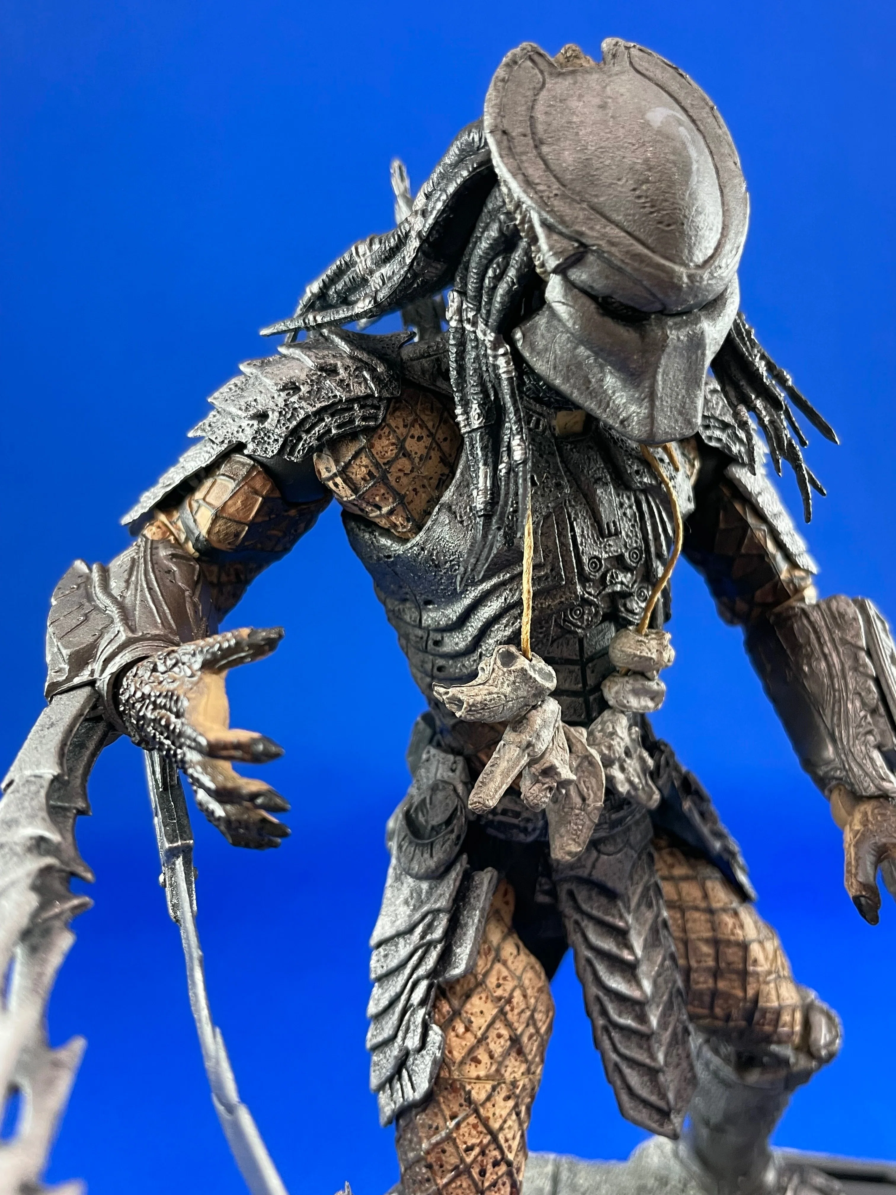 NECAだけじゃない！7インチのプレデター】McFarlane Toys AVP 