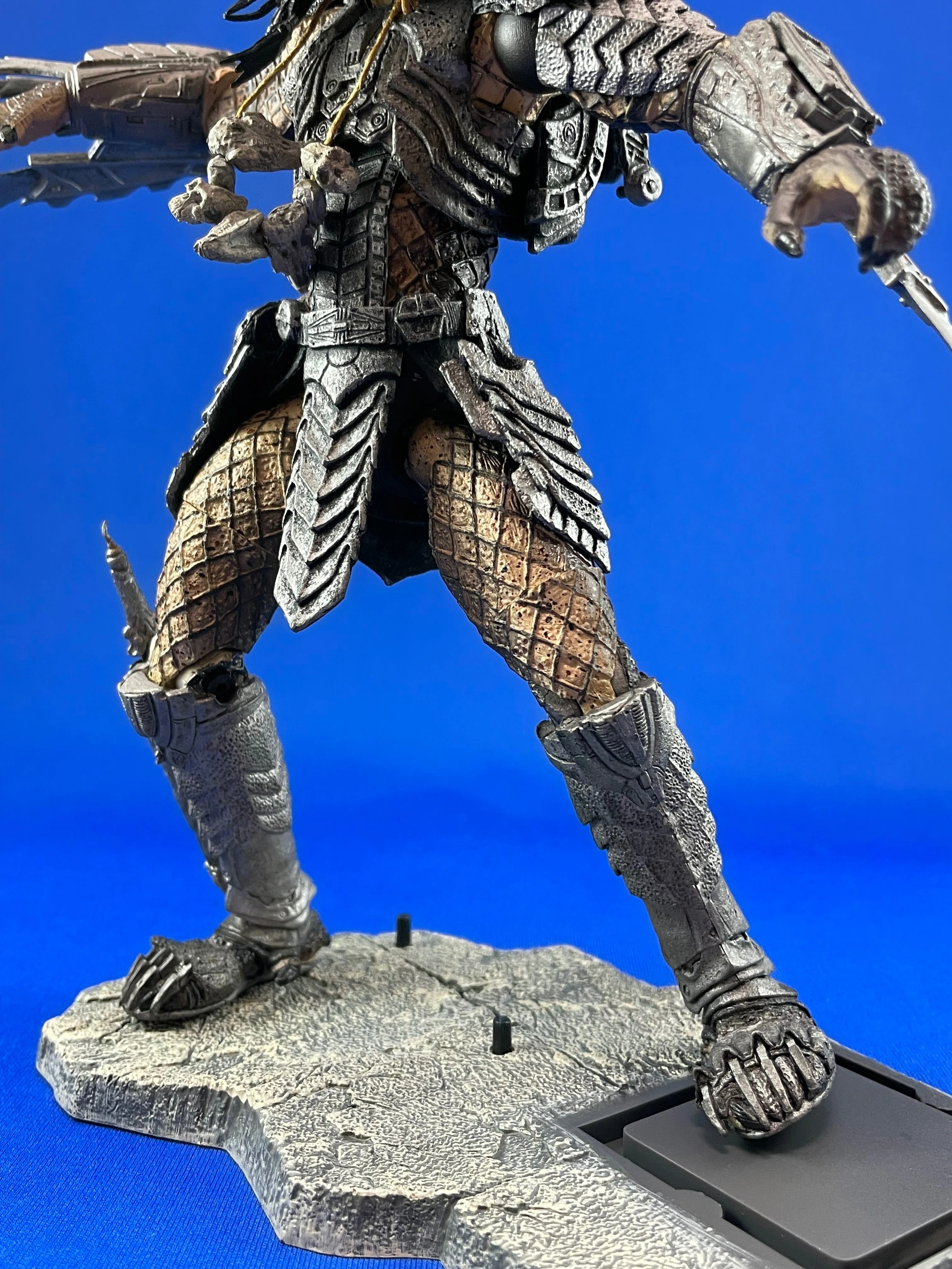 NECAだけじゃない！7インチのプレデター】McFarlane Toys AVP 