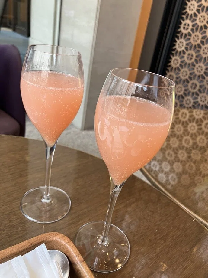 セレスティンホテルのアフタヌーンティーは、大好きな桜がたくさん